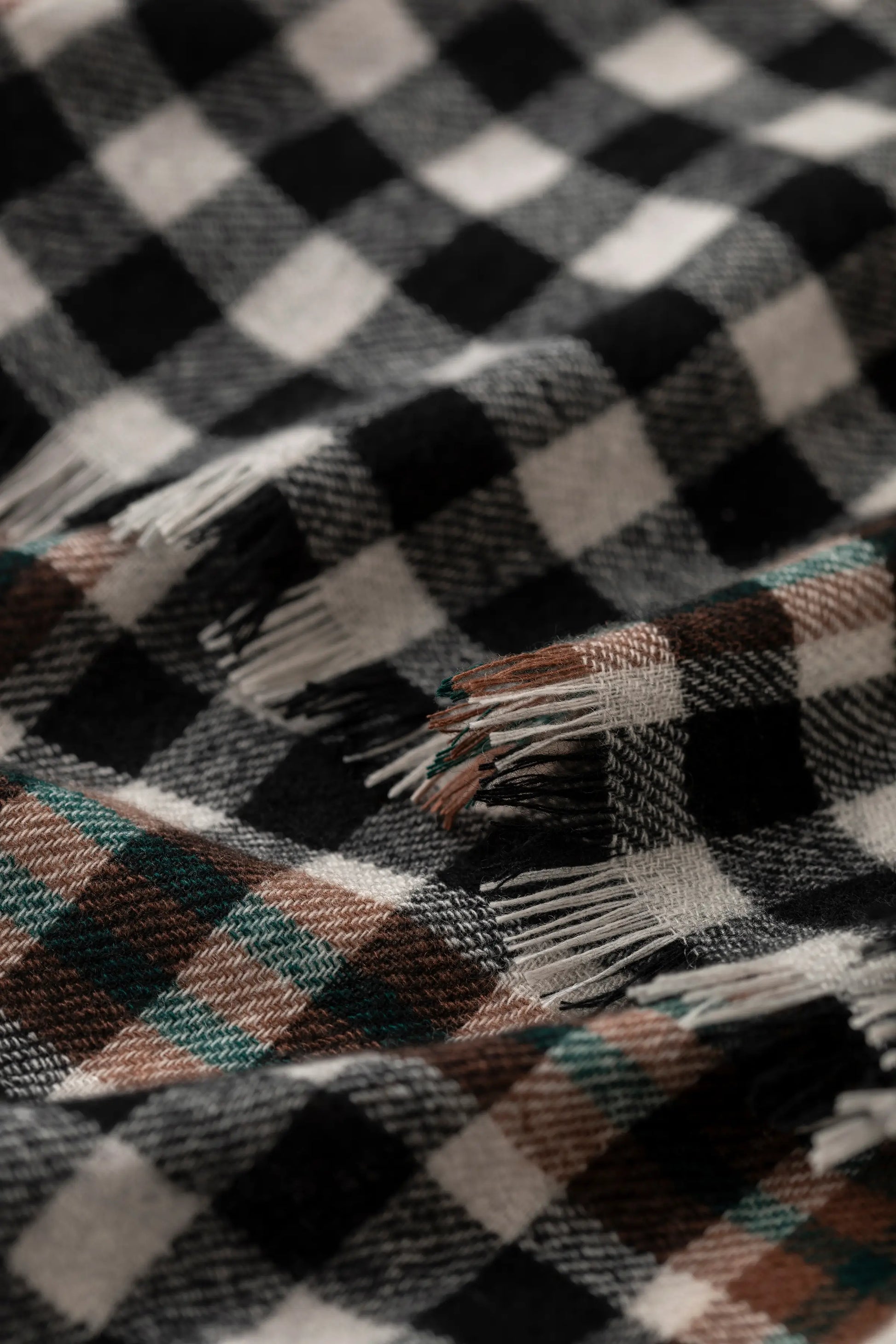  Johnstons of Elgin Limited Edition Burns Tartan Lightweight Cashmere Scarf in Black, Brown and White check WA001174RU7558ONE