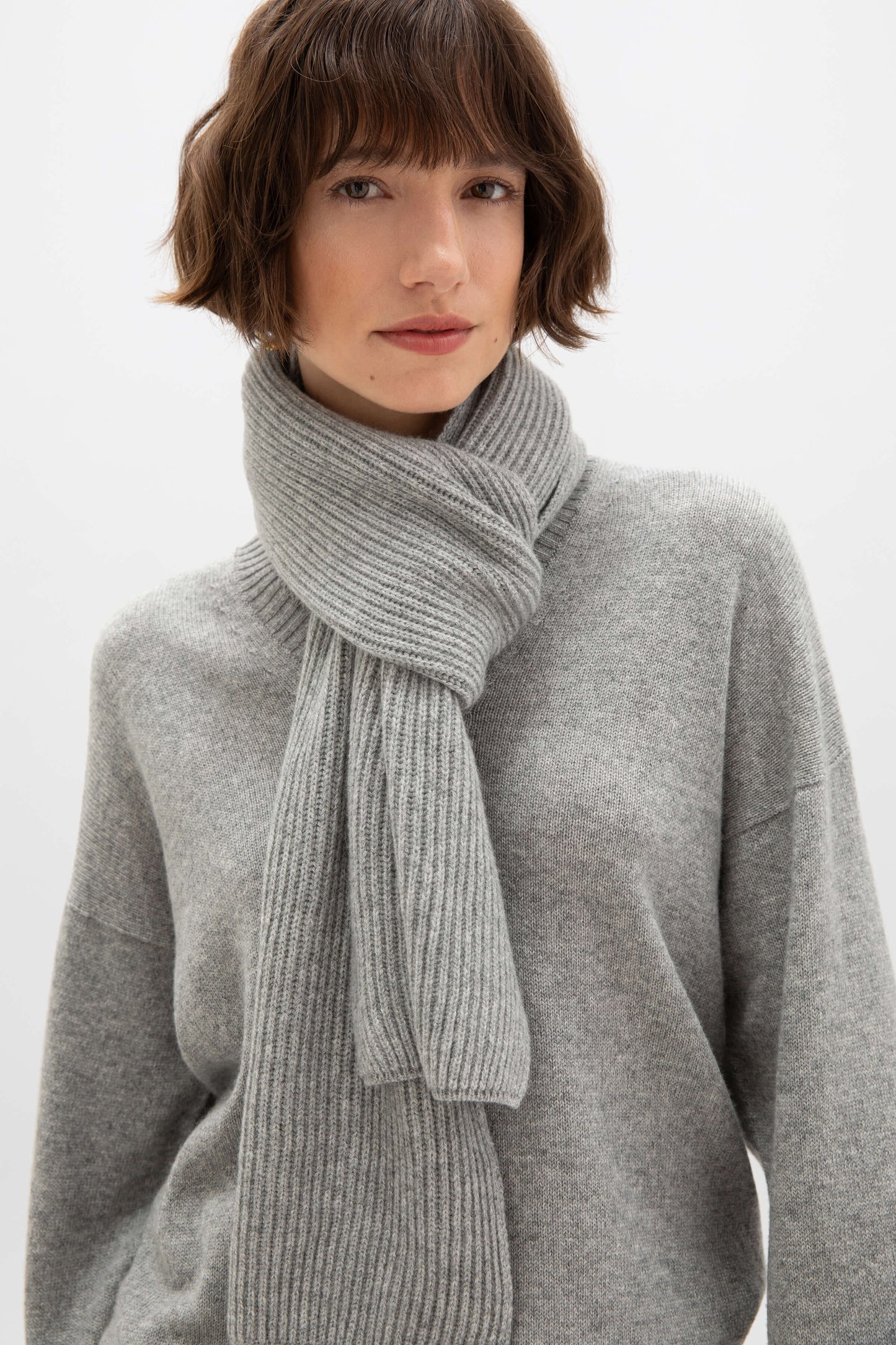 Johnstons of Elgin AW24 Knitted Accessory Light Grey Ribbed Cashmere Scarf HAA01684HA0308ONE