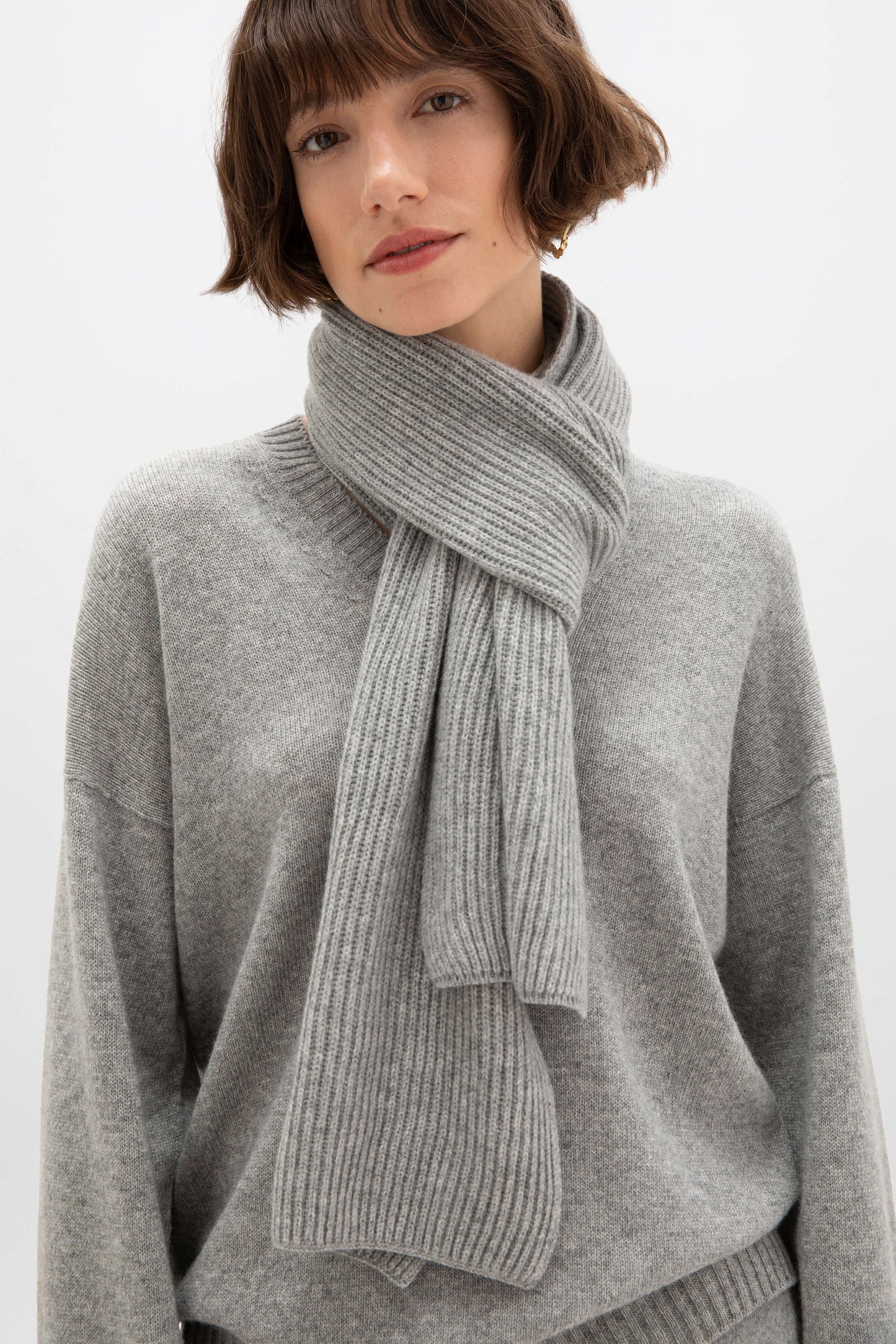 Johnstons of Elgin AW24 Knitted Accessory Light Grey Ribbed Cashmere Scarf HAA01684HA0308ONE