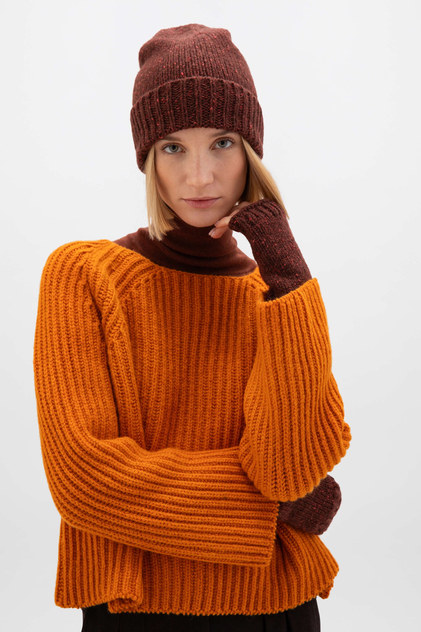 Johnstons of Elgin AW24 Knitted Accessory Russet Donegal Cashmere Beanie HAC03247HE7030ONE