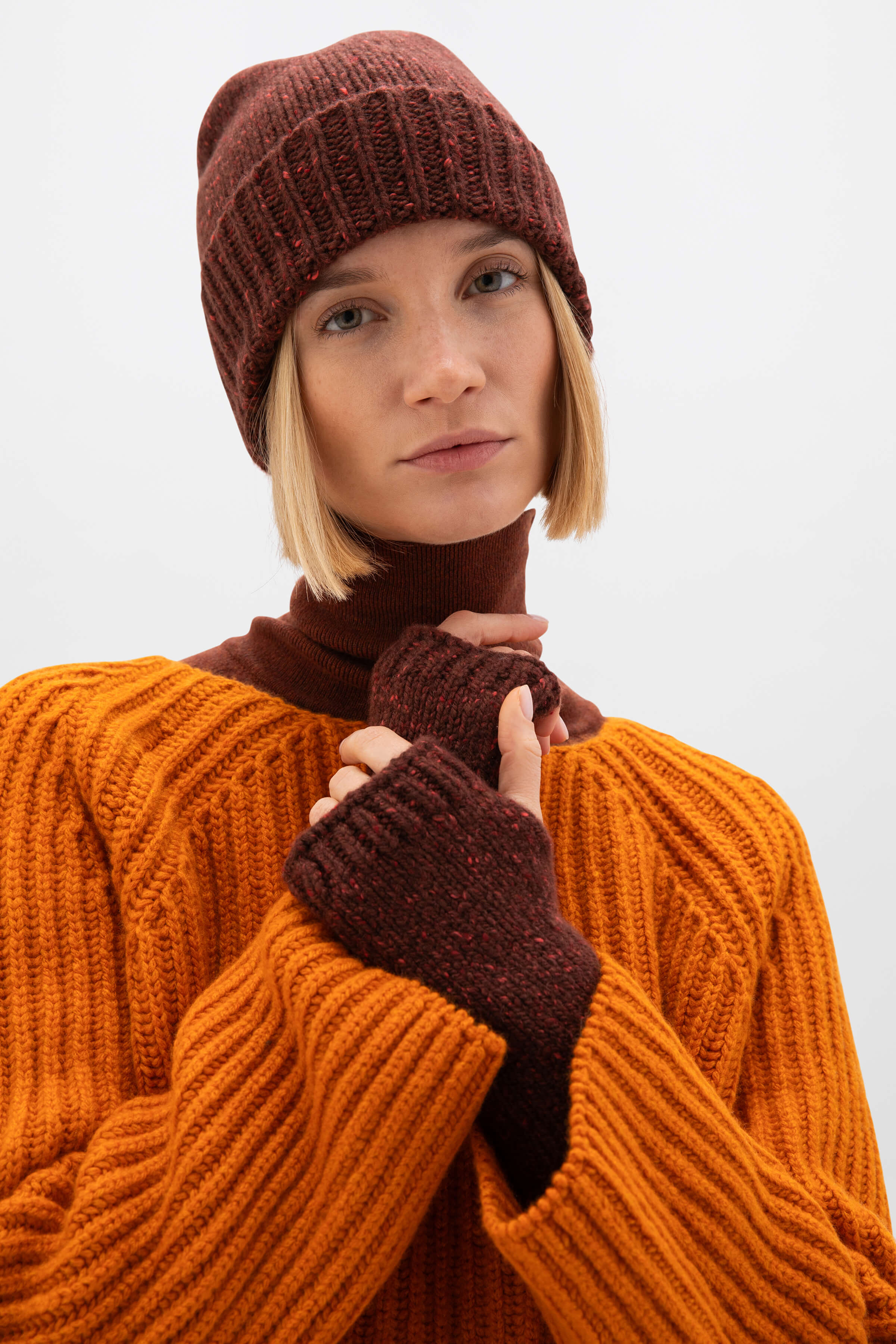 Johnstons of Elgin AW24 Knitted Accessory Russet Donegal Cashmere Beanie AW24GIFTSET9A