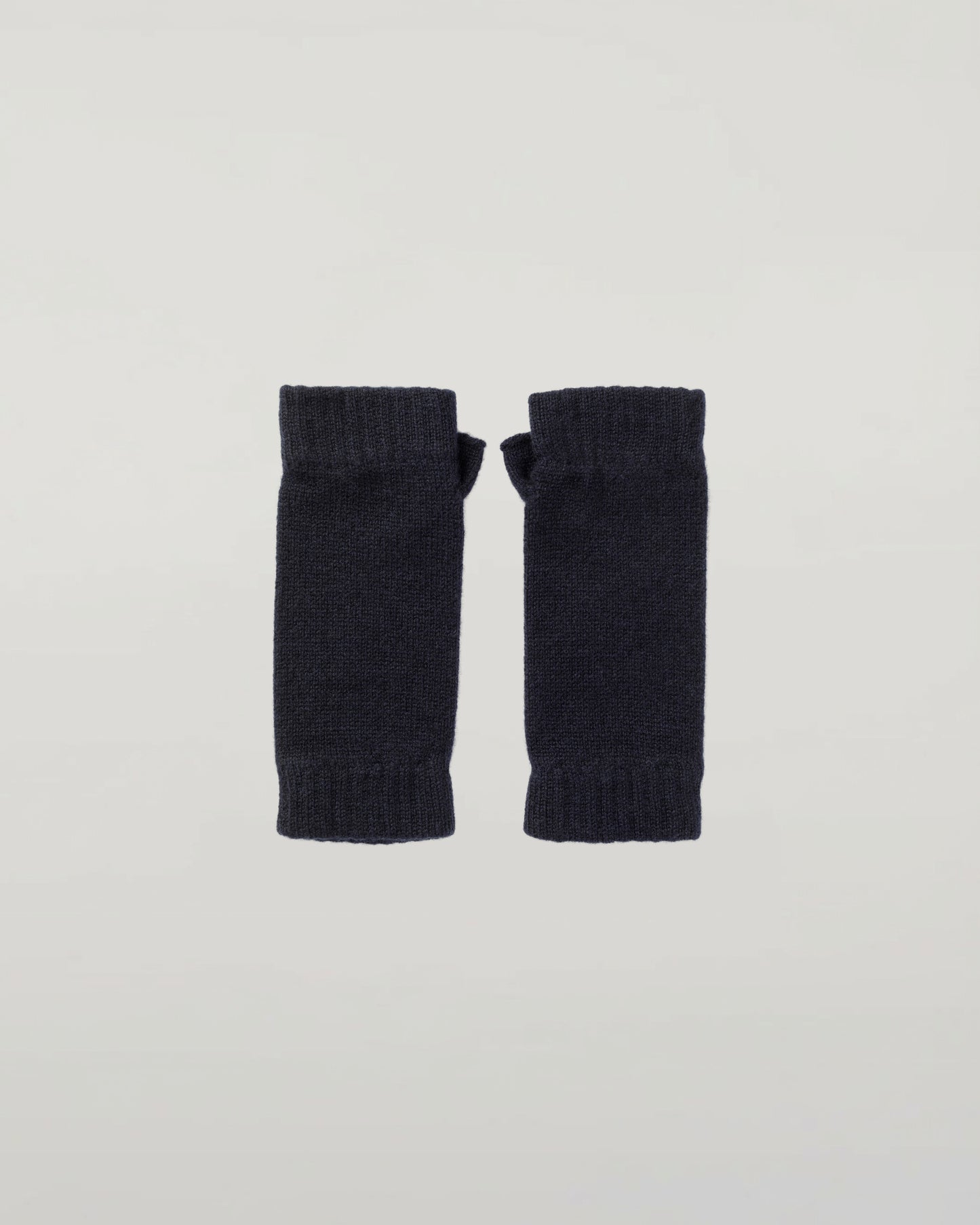 Johnstons of Elgin AW25 Knitted Accessories Dark Navy Navy Cashmere Wrist Warmers HAD03215SD7286ONE