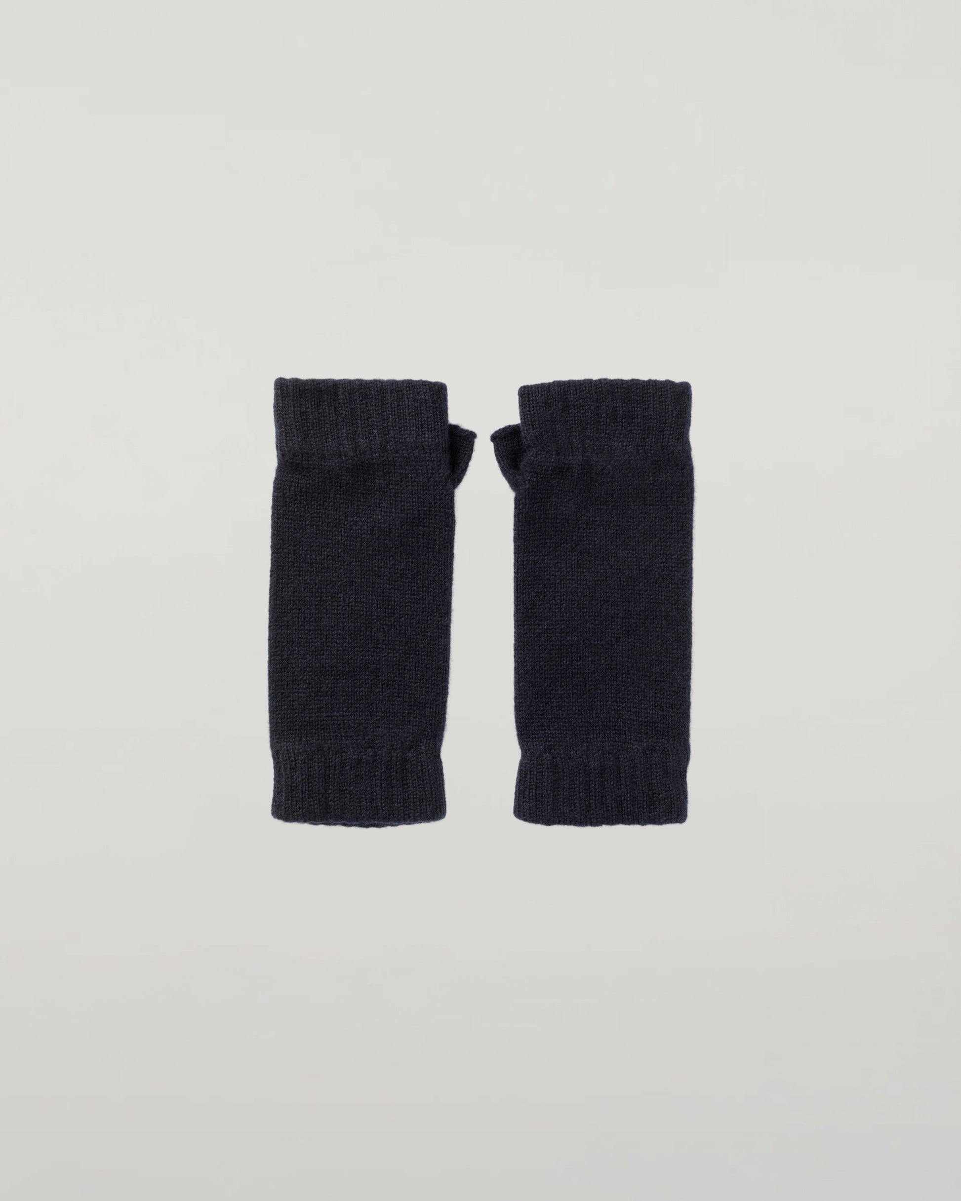 Johnstons of Elgin AW25 Knitted Accessories Dark Navy Navy Cashmere Wrist Warmers HAD03215SD7286ONE