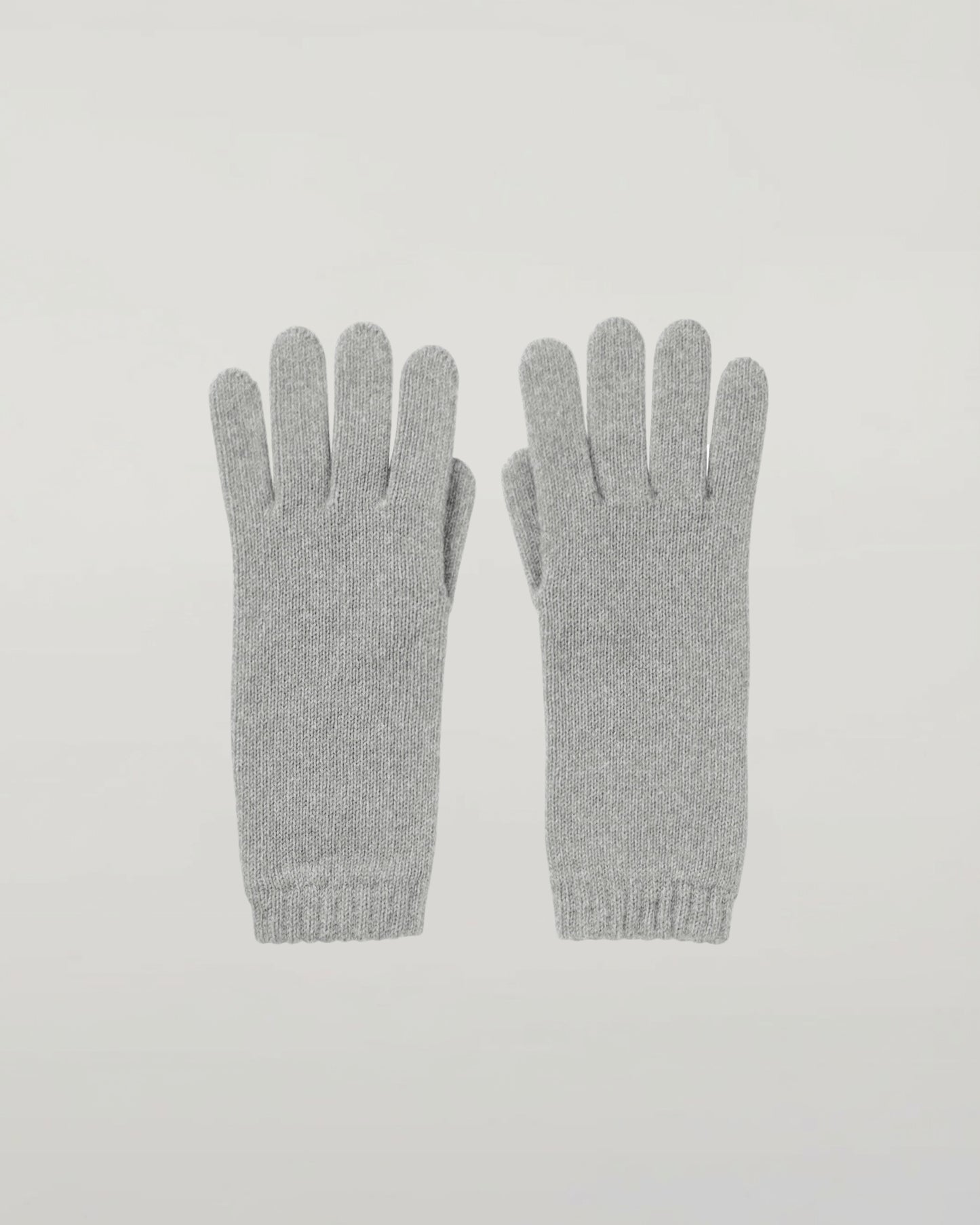 Johnstons of Elgin Gray scarf and gloves set on a white background 365GIFTSET7A