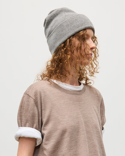 BRAEMAR BEANIE GREY 100% CASHMERE ON A MODEL HAE02655HA0400ONE
