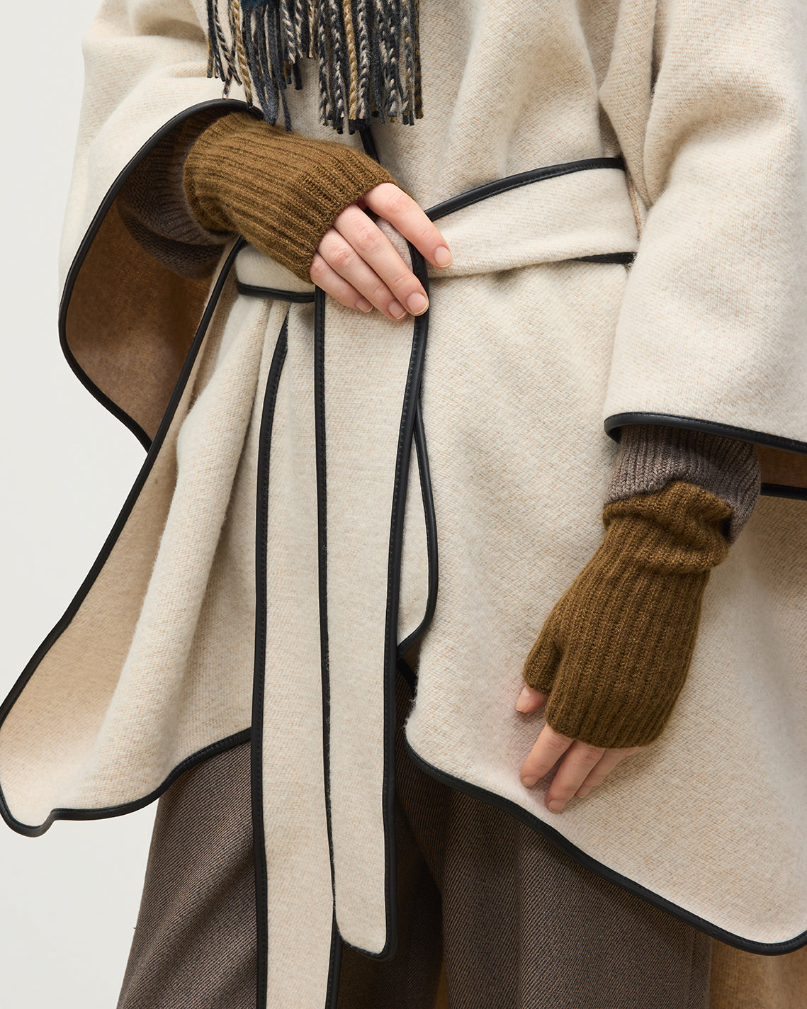 カシミア手袋 – Johnstons of Elgin