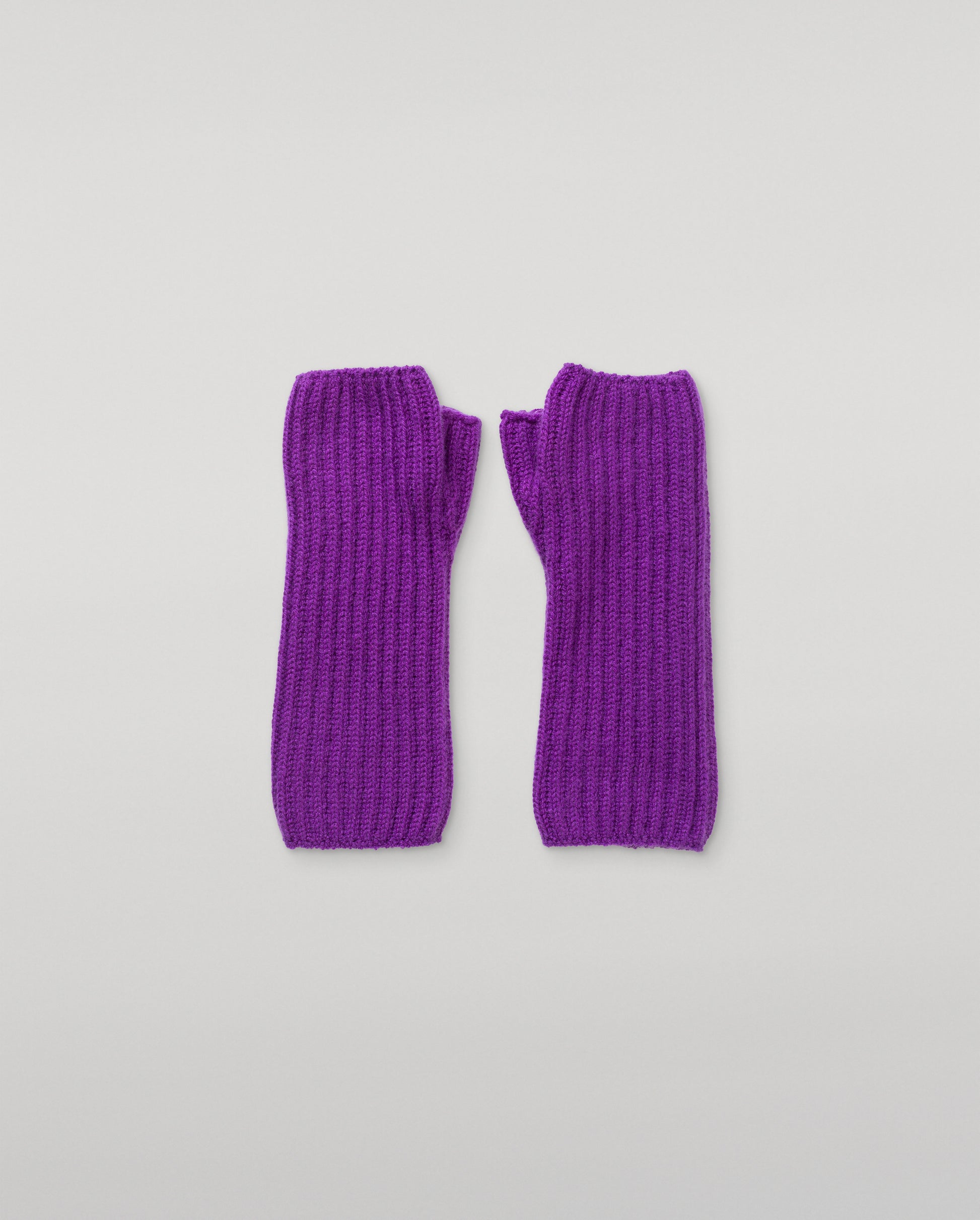 JOHNSTONS OF ELGIN CASHMERE RIBBED DELLA WRISTWARMERS PURPLE 100% CASHMERE HAE02681SD5371ONE