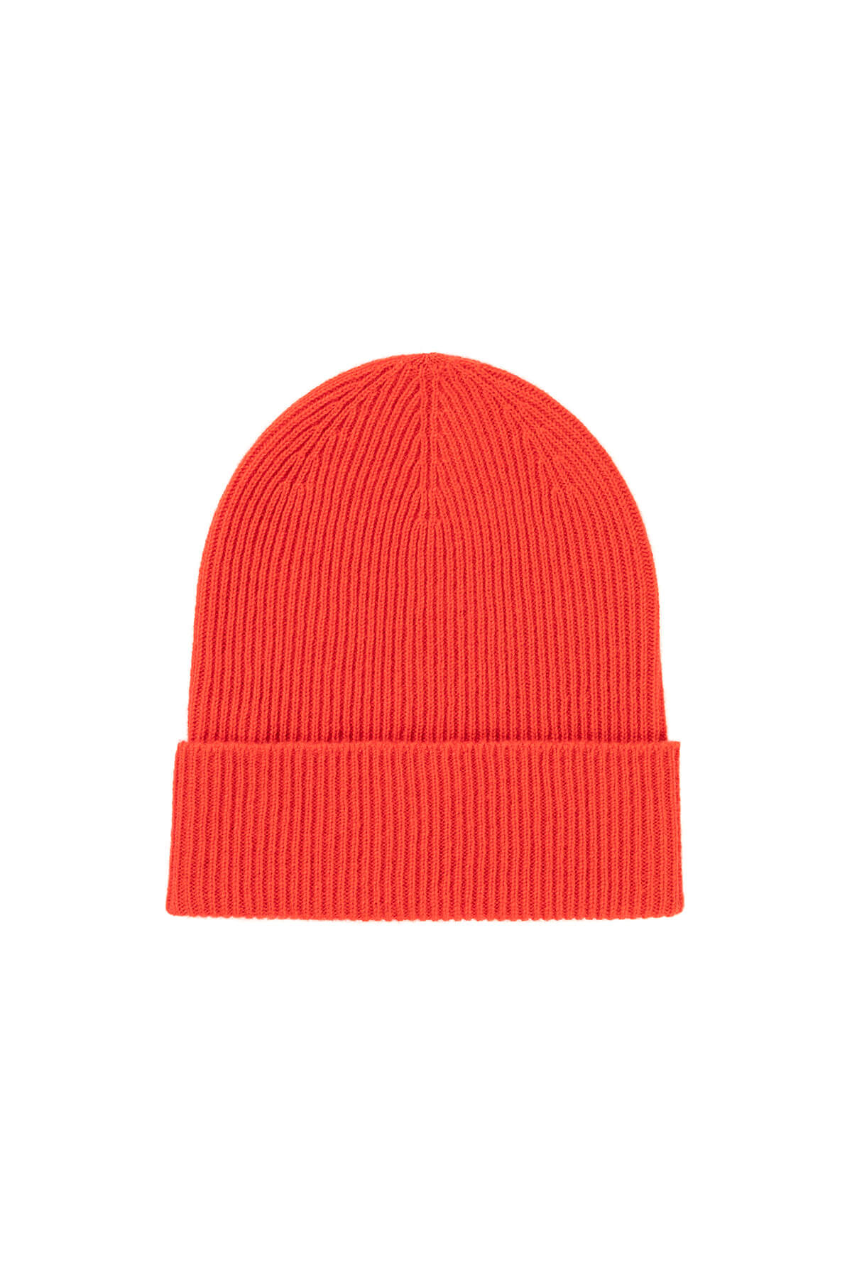 Johnstons of Elgin’s Orkney Red Slouchy Ribbed Cashmere Beanie on white background HAE03325SE0661
