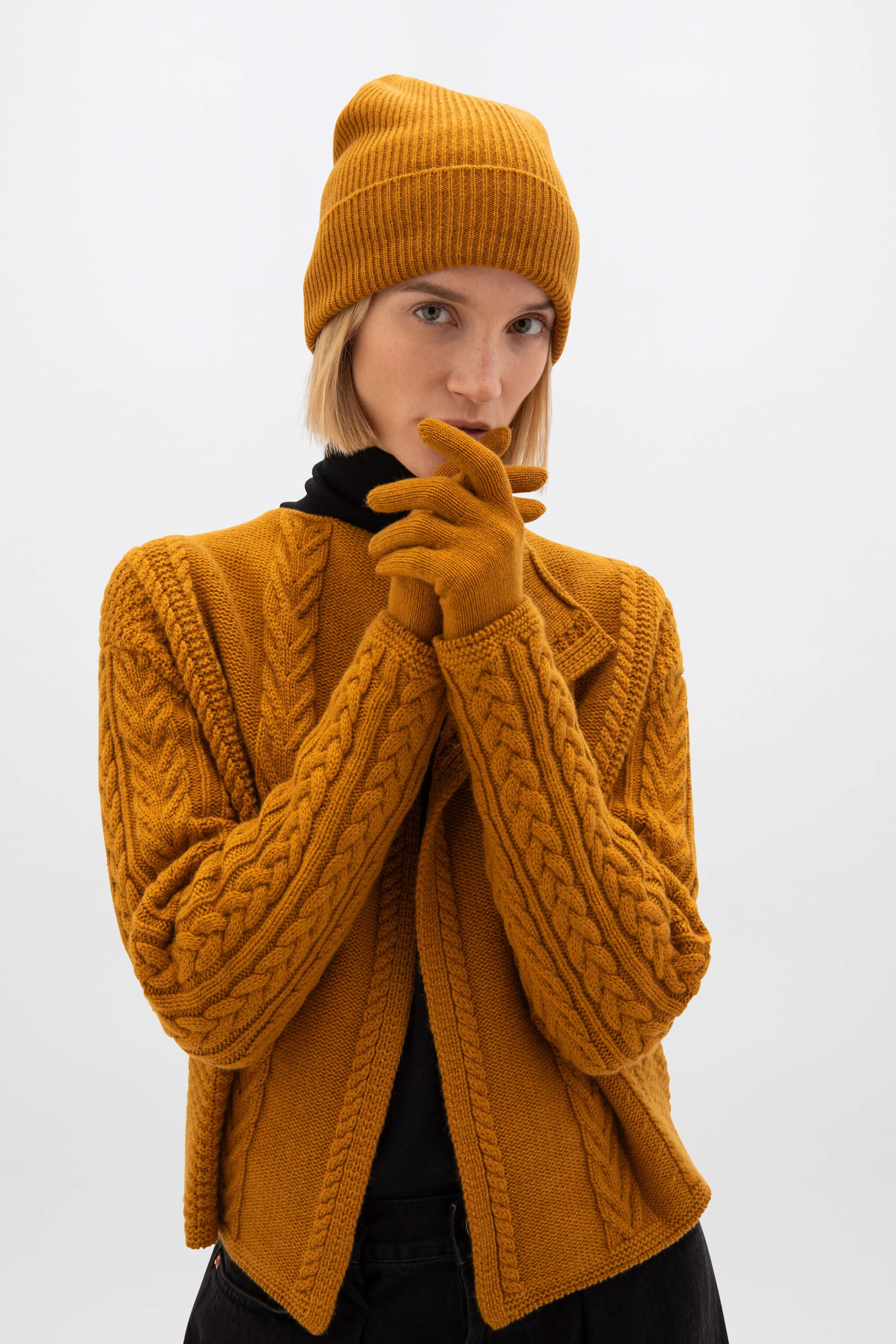 Johnstons of Elgin AW24 Knitted Accessory Ochre Women's Cashmere Gloves HAD03226SF4347ONE