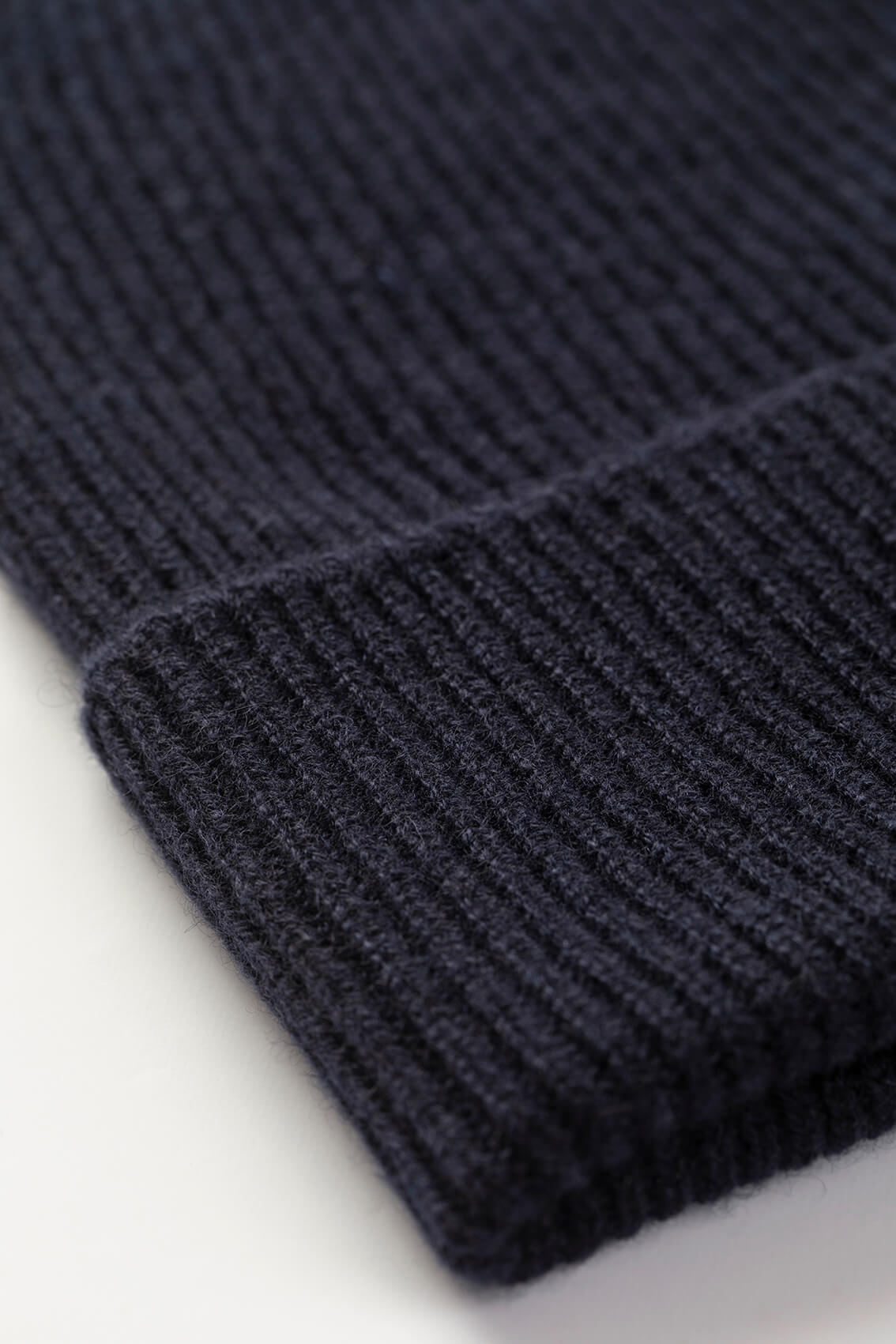 Johnstons of Elgin AW25 Knitted Accessories Dark Navy Slouchy Cashmere Beanie HAE03325SD7666ONE