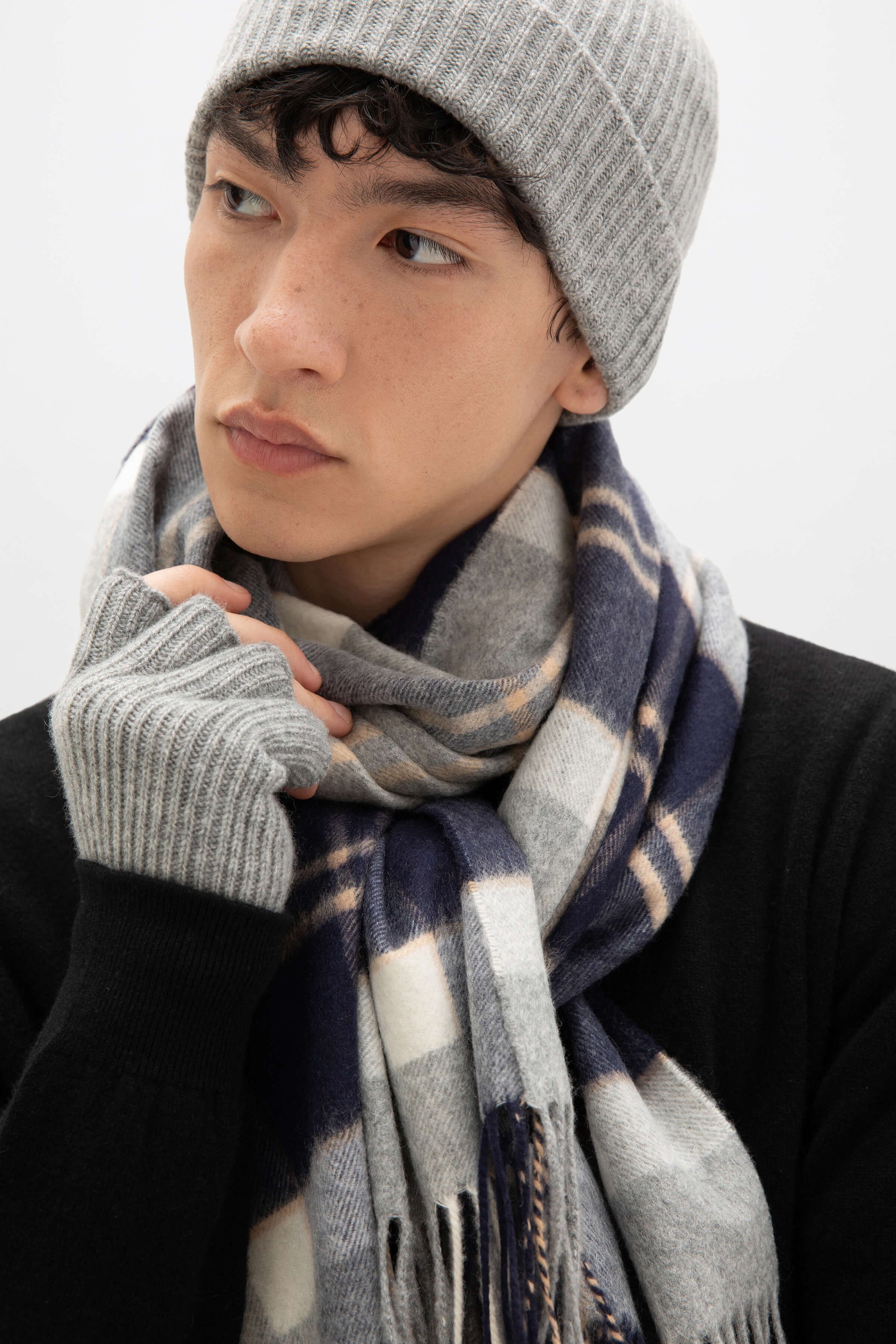 johnstons of elgin handschuhe Light Grey Ribbed Cashmere Fingerless Gloves | Cashmere Accessories