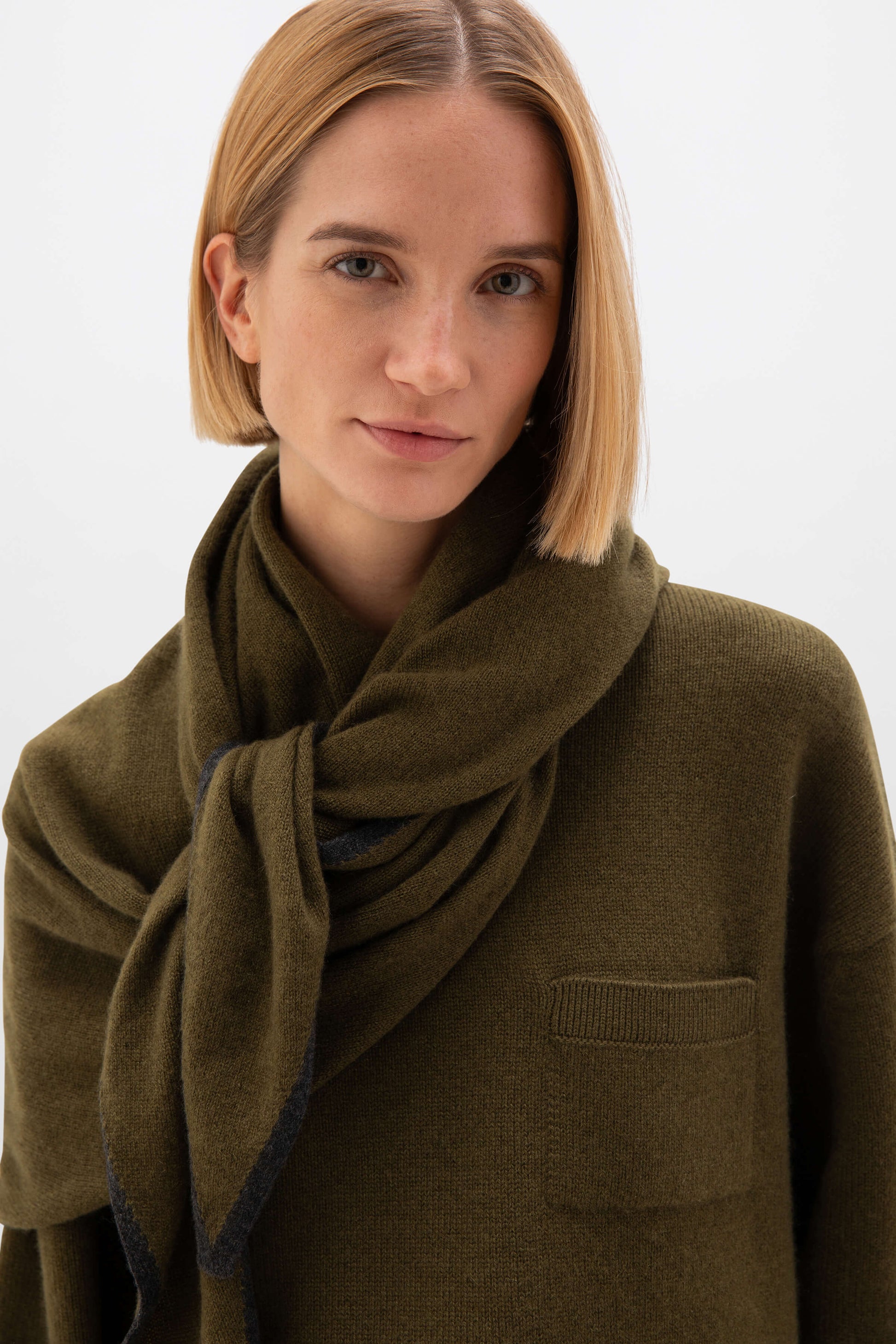 Johnstons of Elgin AW24 Knitted Accessory SFA Olive & SFA Charcoal Gauzy Cashmere Diamond Scarf HAE03401Q24489ONE