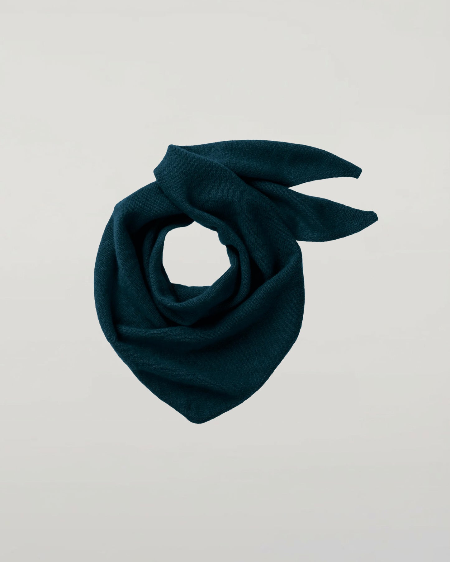 JOHNSTONS OF ELGIN REEL BANDANA BOTTLE GREEN 100% CASHMERE IWTH MATCHING CREW NECK SWEATER HAE03430SC7341ONE