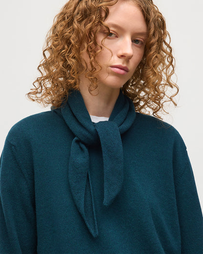 JOHNSTONS OF ELGIN REEL BANDANA BOTTLE GREEN 100% CASHMERE IWTH MATCHING CREW NECK SWEATER HAE03430SC7341ONE