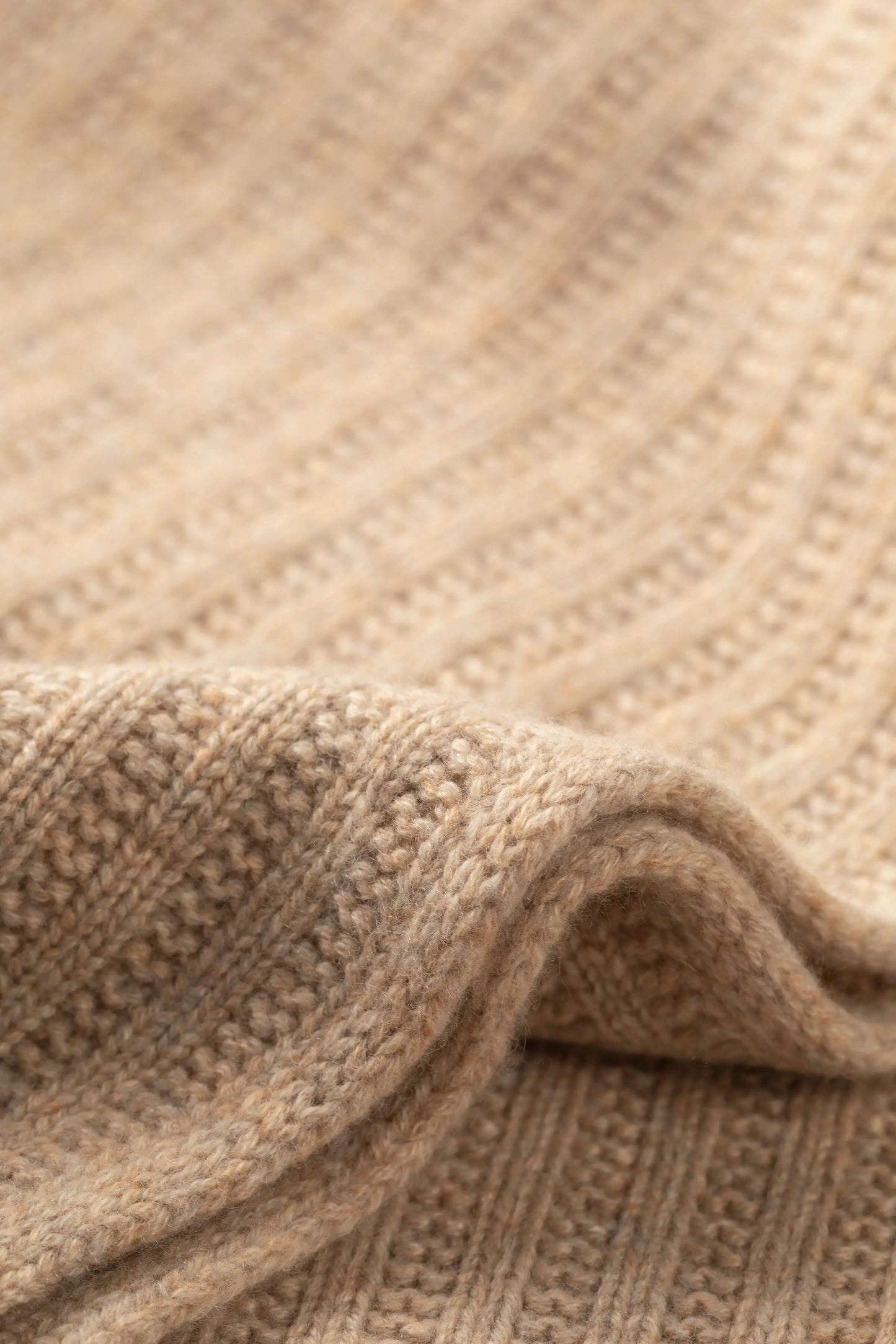 2025 Johnstons of Elgin Interiors Collection Oatmeal Texture Knitted Cashmere Throw HAI03061HB0254ONE