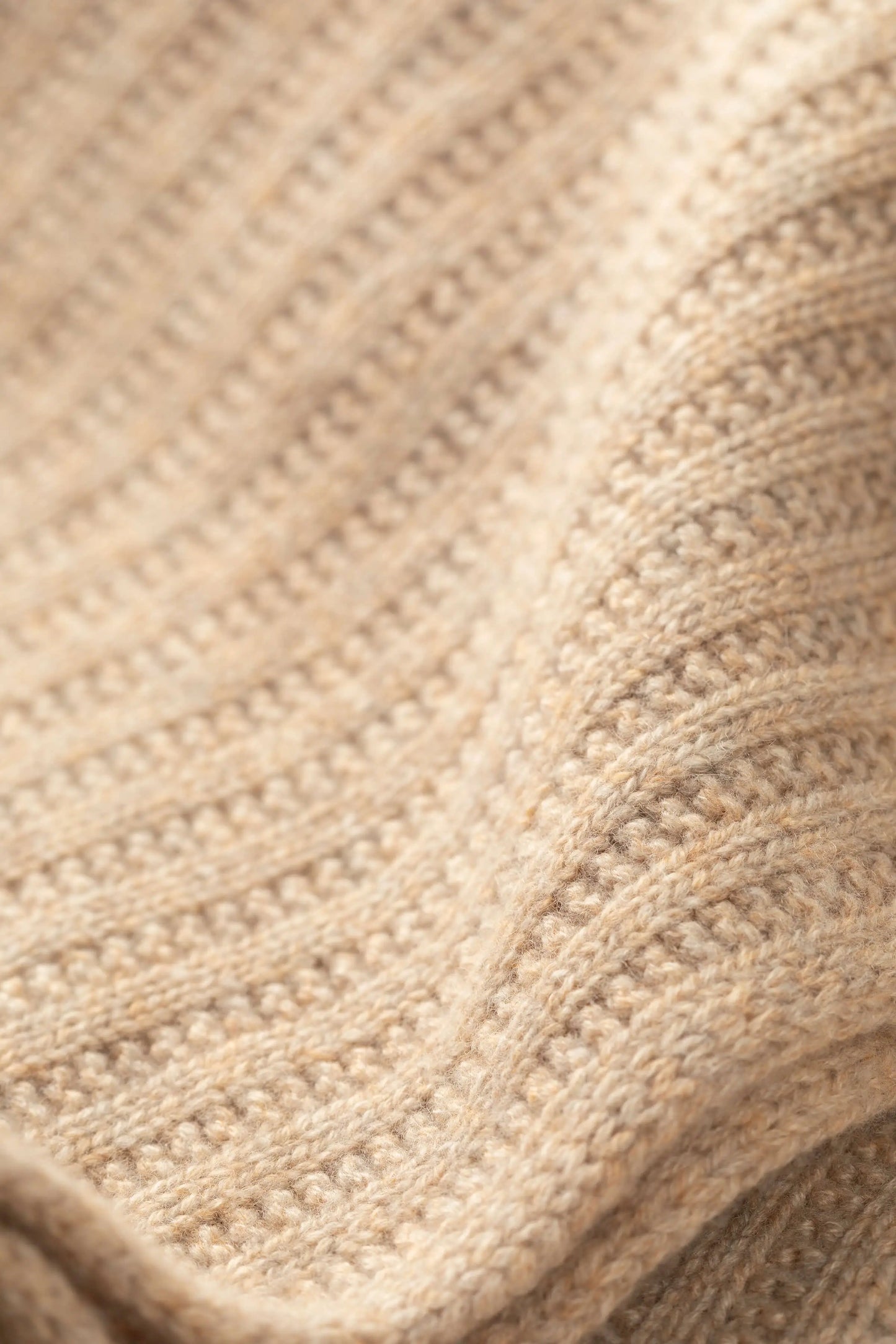 2025 Johnstons of Elgin Interiors Collection Oatmeal Texture Knitted Cashmere Throw HAI03061HB0254ONE