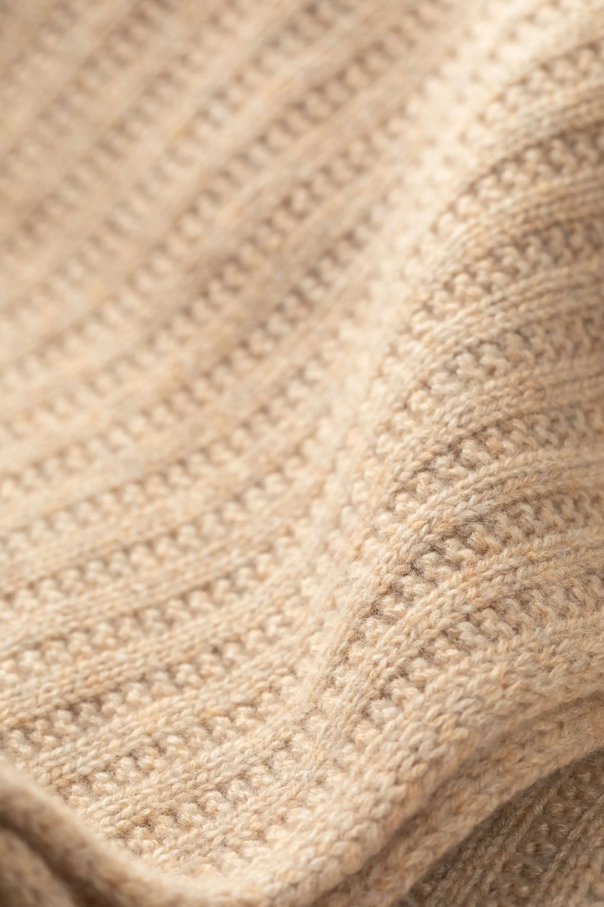 2025 Johnstons of Elgin Interiors Collection Oatmeal Texture Knitted Cashmere Throw HAI03061HB0254ONE