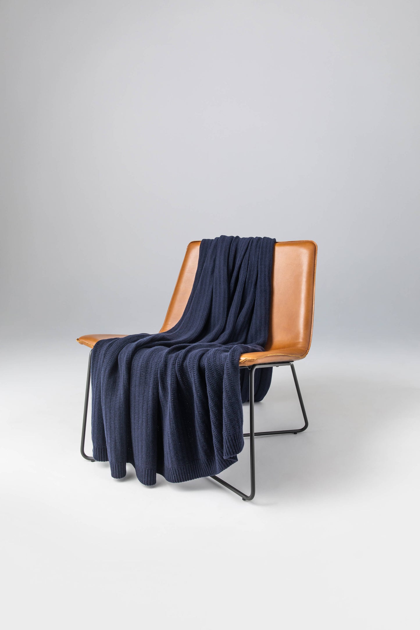 Johnstons of Elgin 2024 Blanket Collection Dark Navy Texture Knitted Cashmere Throw HAI03061SD7286ONE