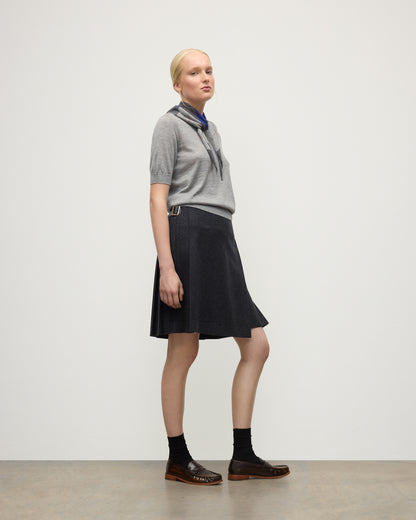 CLAN BANDANA MID GREY 100% CASHMERE ON A MODEL WEARING LIGHT GREY CASHMERE T-SHIRT & LE KILT CHARCOAL KILT HAP03612JU1614ONE