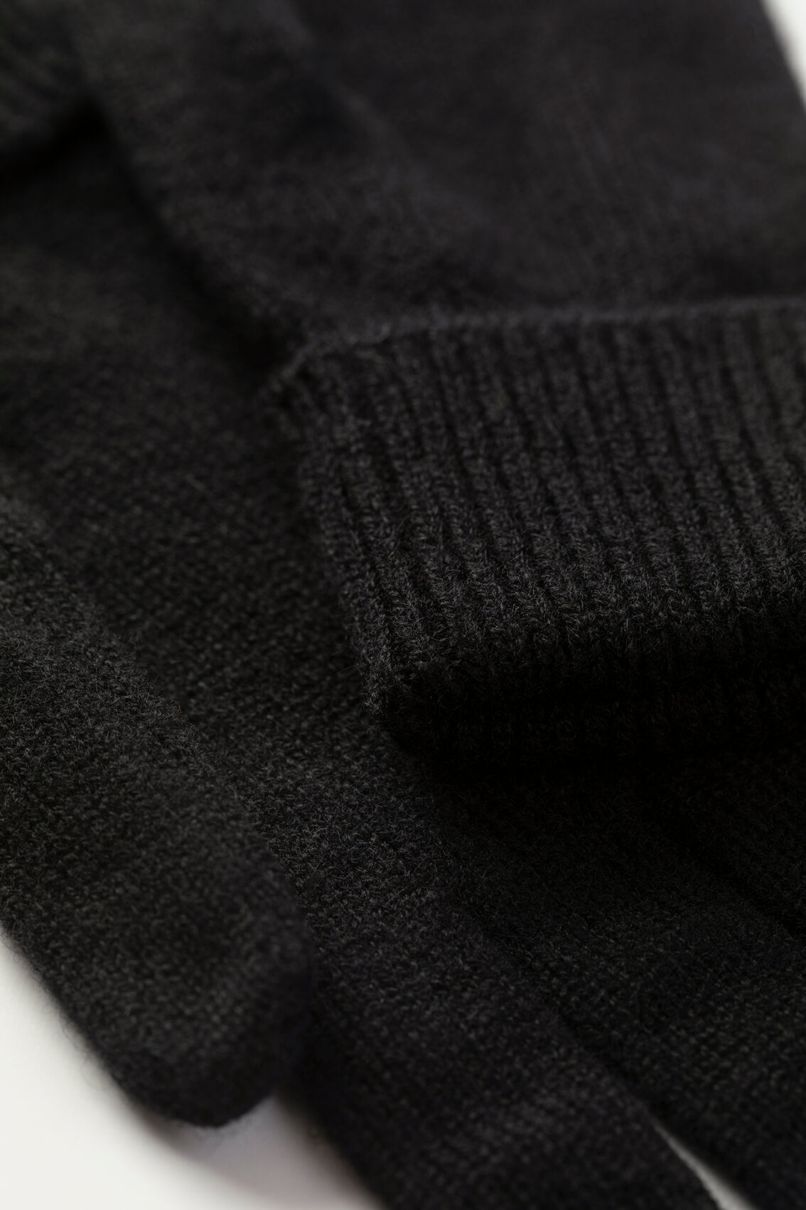 Johnstons of Elgin AW25 Knitted Accessories Black Black Cashmere Gloves with Turnback Cuffs HBJ03523SA7210ONE