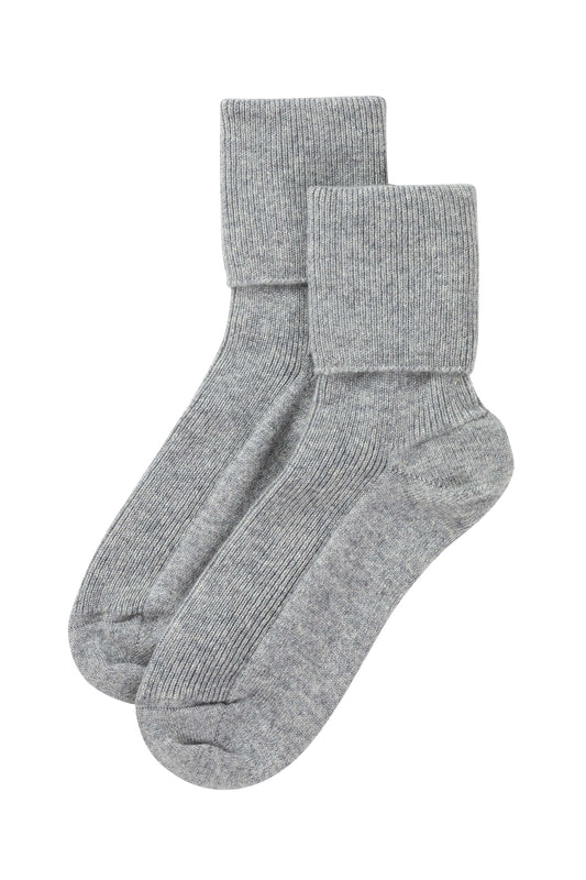Johnstons of Elgin’s Silver grey Women's Cashmere Socks on a white background HBN00007HA0308ONE