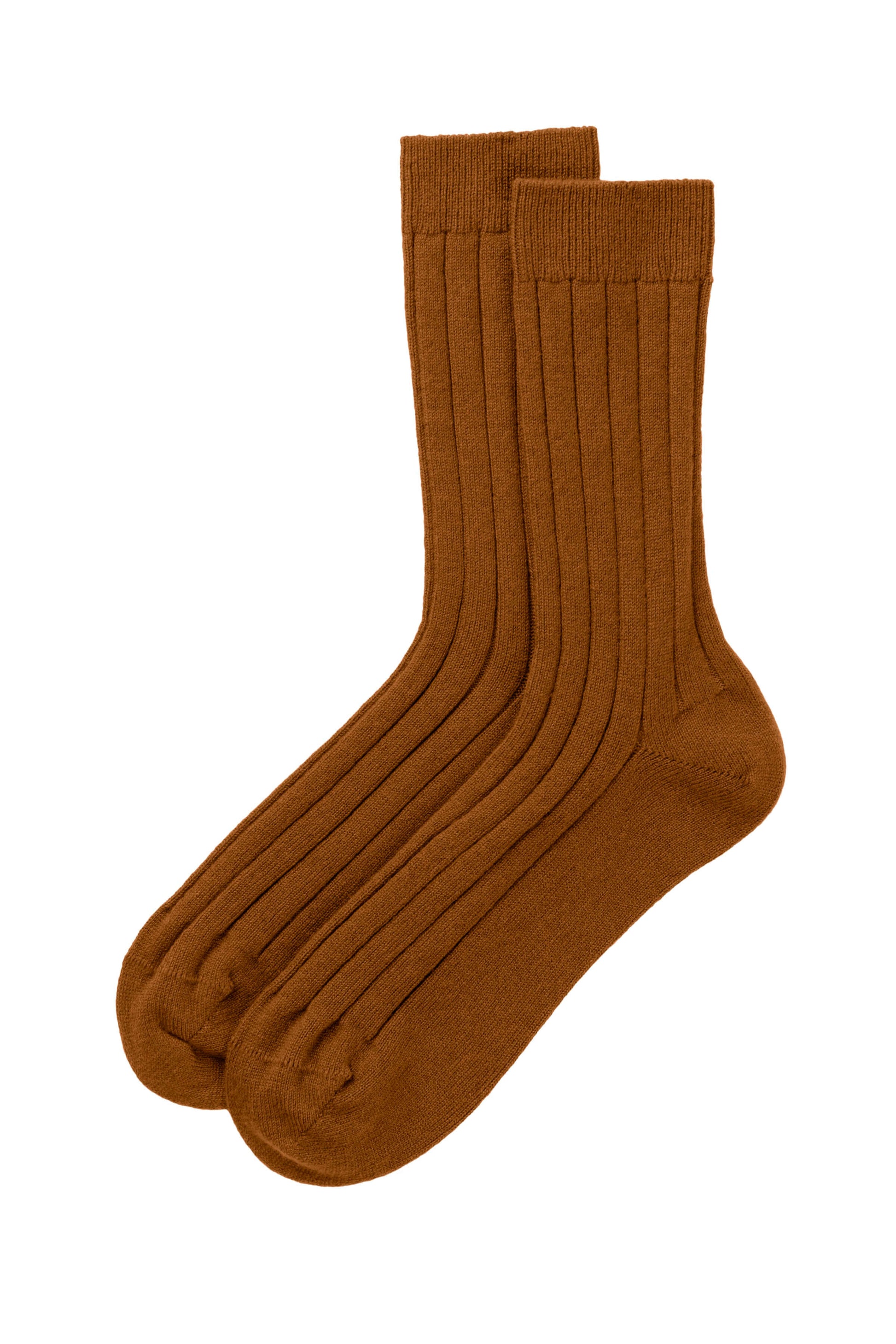 Johnstons of Elgin Men's Pair of brown socks on a white background HBN01009SB4620