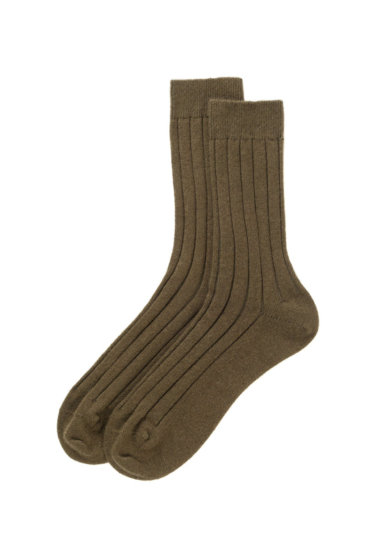 Johnstons of Elgin AW24 Knitted Accessory Olive Men's Cashmere Ribbed Socks HBN01009SC4573