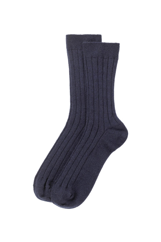 Johnstons of Elgin’s Navy Men's Cashmere Ribbed Socks on a white background HBN01009SD0707