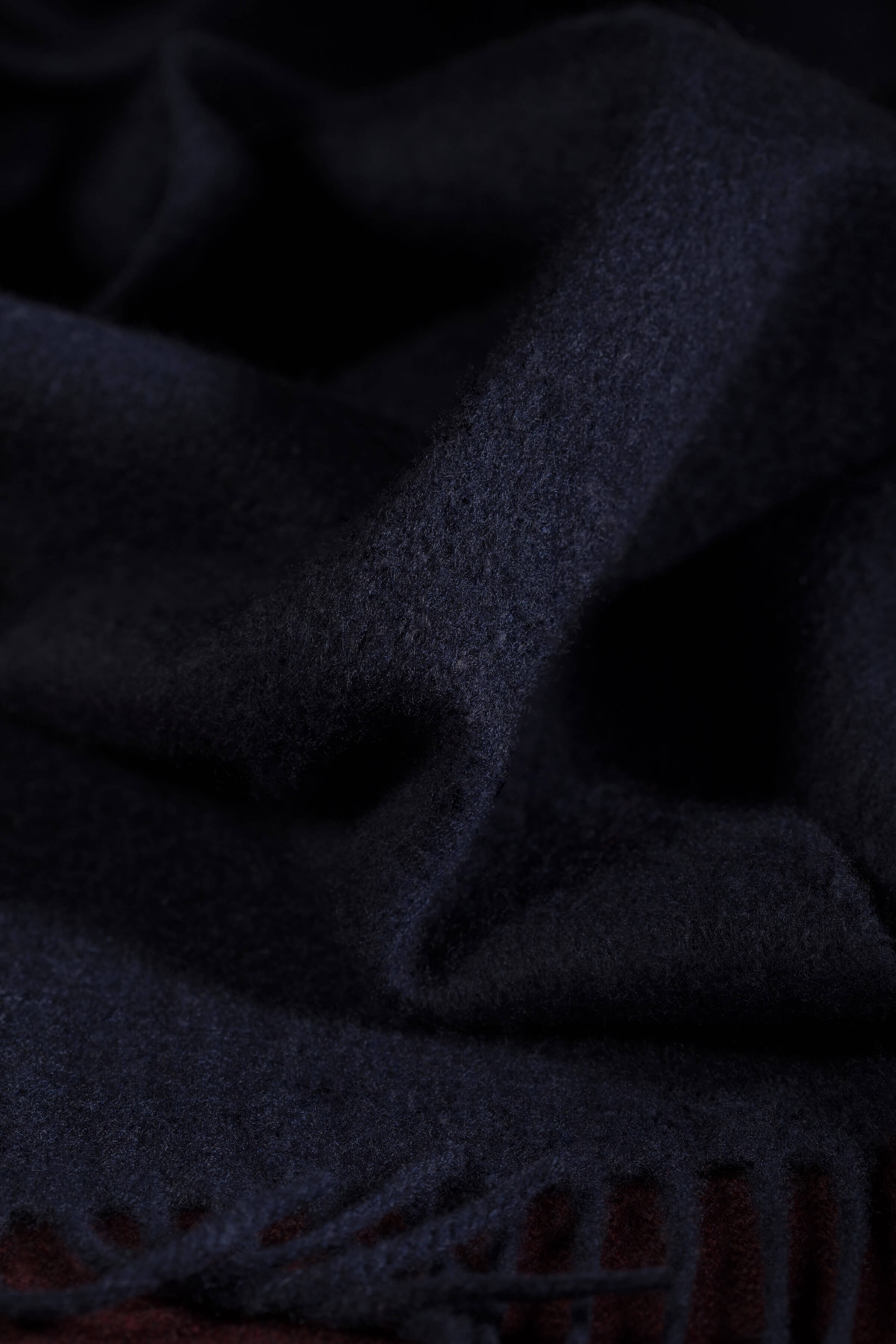 Dark Navy Cashmere Scarf | Made in Scotland – Johnstons of Elgin