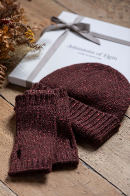 Johnstons of Elgin AW24 Knitted Accessory Russet Donegal Cashmere Beanie & Wristwarmers Giftset W24GIFTSET9A