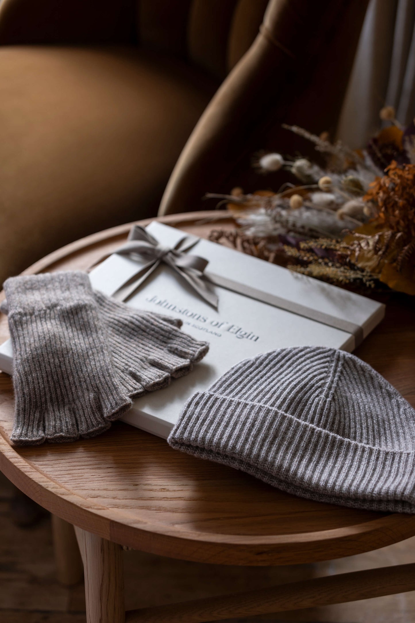 Johnstons of Elgin Ribbed Cashmere Beanie & Fingerless Gloves in Ash AW24GIFTSET6A