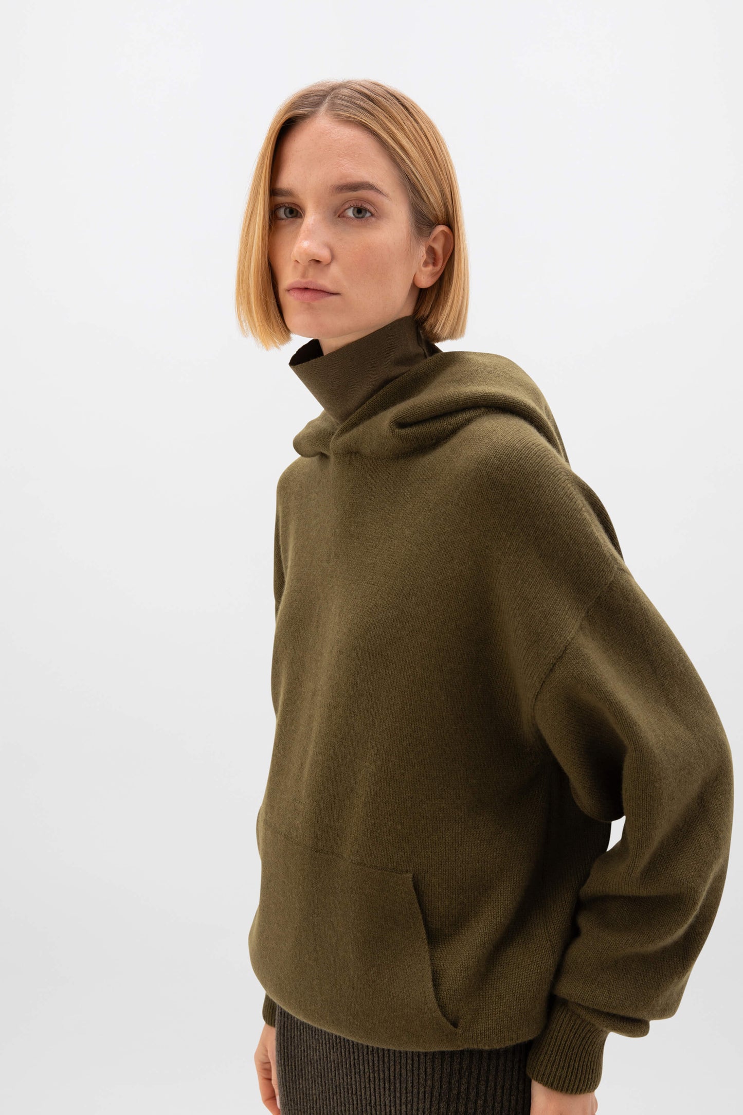 Johnstons of Elgin AW24 Unisex Knitwear Olive Unisex Cashmere Hoodie KAA05271SC4573