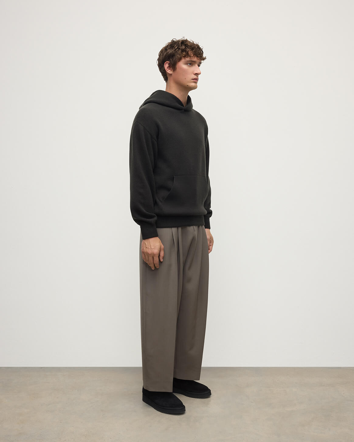 Johnstons of Elgin men's dark grey cashmere hoodie KAA05271SC7330