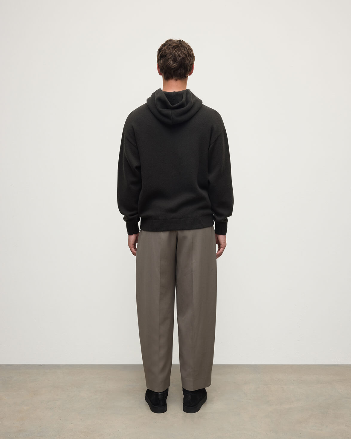 Johnstons of Elgin men's dark grey cashmere hoodie KAA05271SC7330