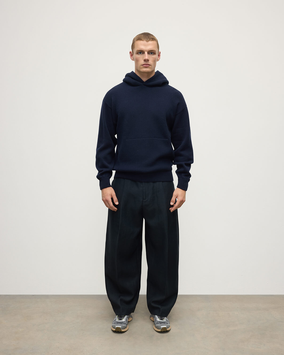 Johnstons of Elgin Men's Navy Cashmere Hoodie KAA05271SD7286