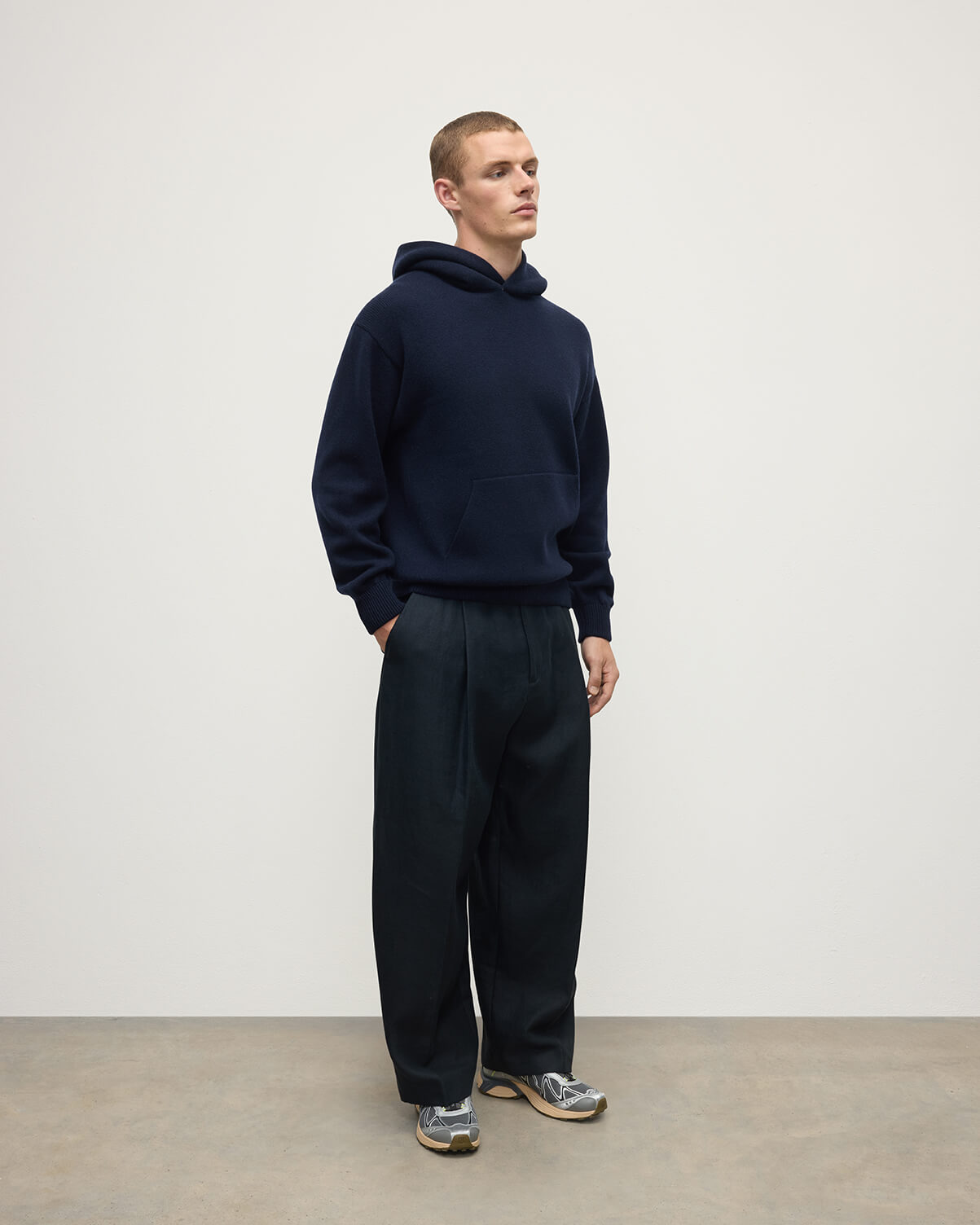 Johnstons of Elgin Men's Navy Cashmere Hoodie KAA05271SD7286