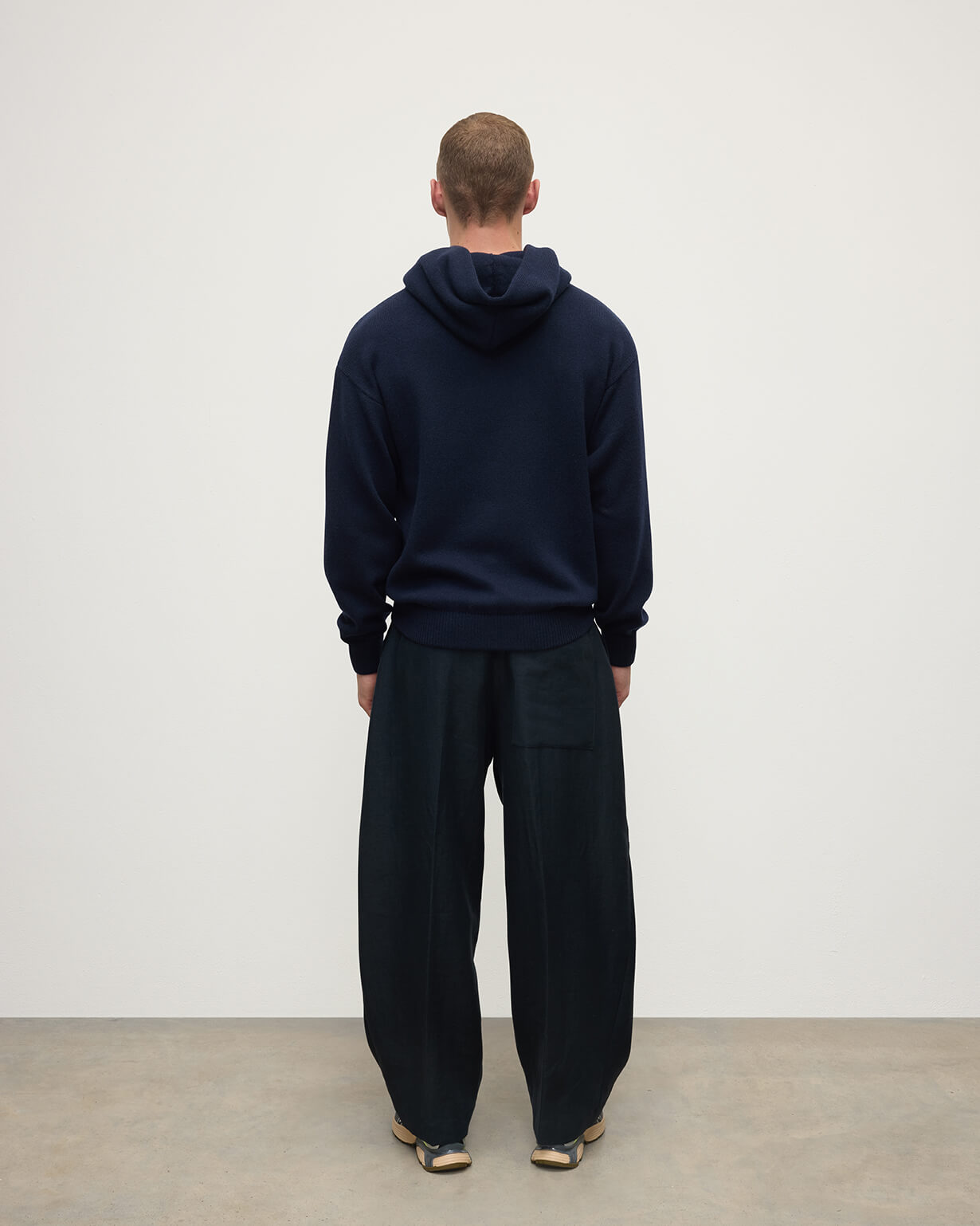 Johnstons of Elgin Men's Navy Cashmere Hoodie KAA05271SD7286