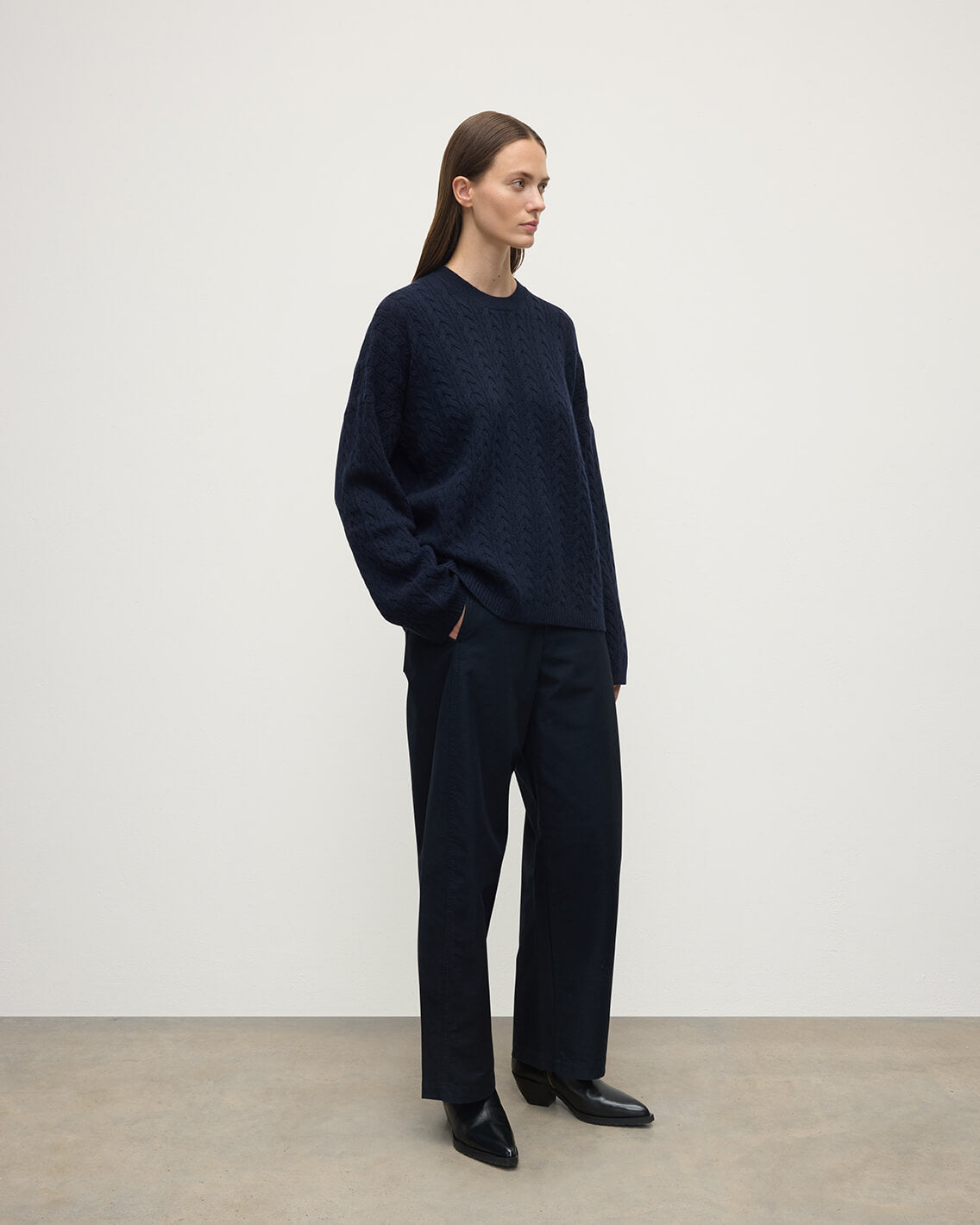 Johnstons of Elgin AW25 Women's Knitwear Dark Navy Gauzy Cable Cashmere Slouch Sweater KAA05282SD7286