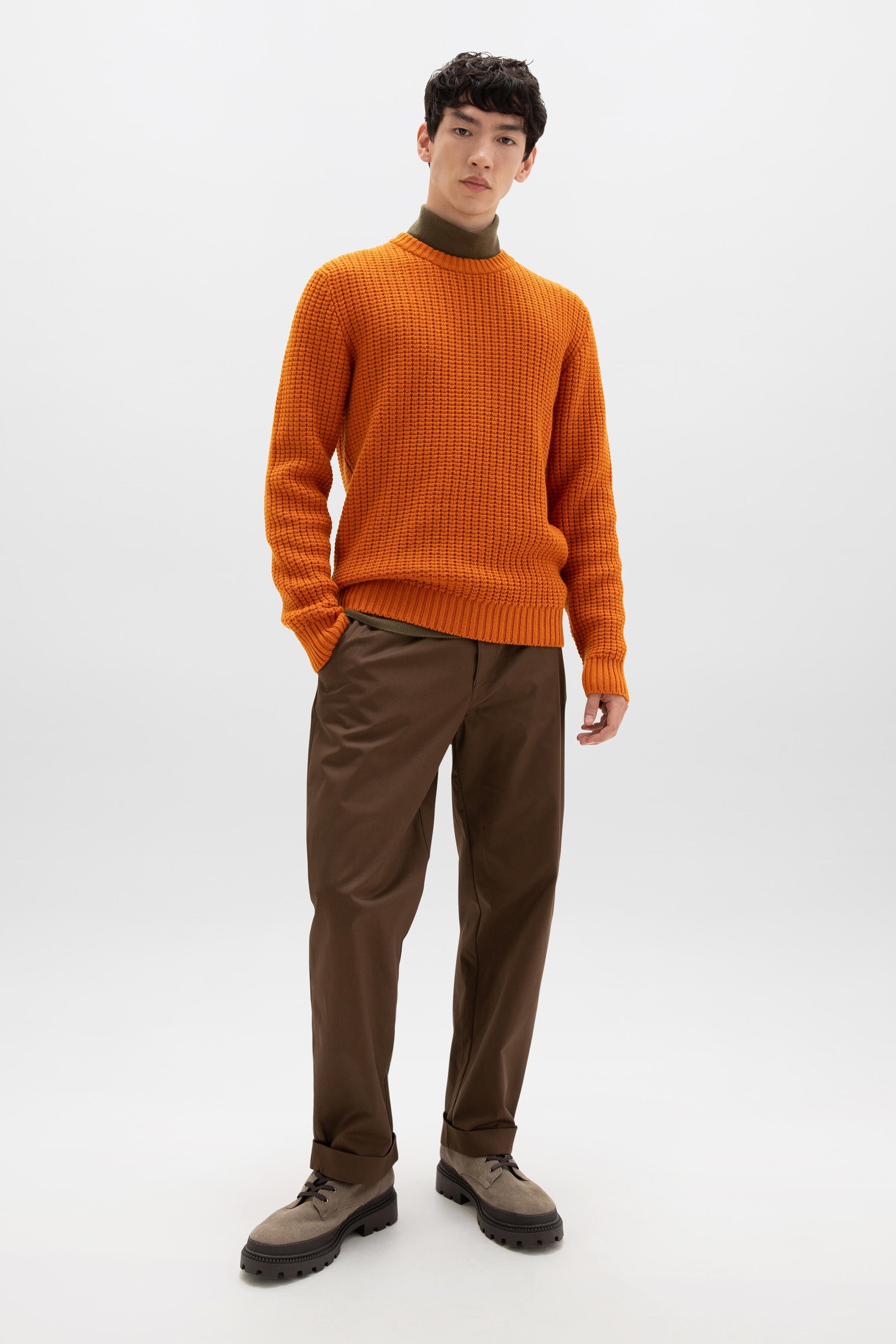 Johnstons of Elgin AW24 Men's Knitwear Burnt Orange Waffle Textured Cashmere Jumper KAA05301SG4199