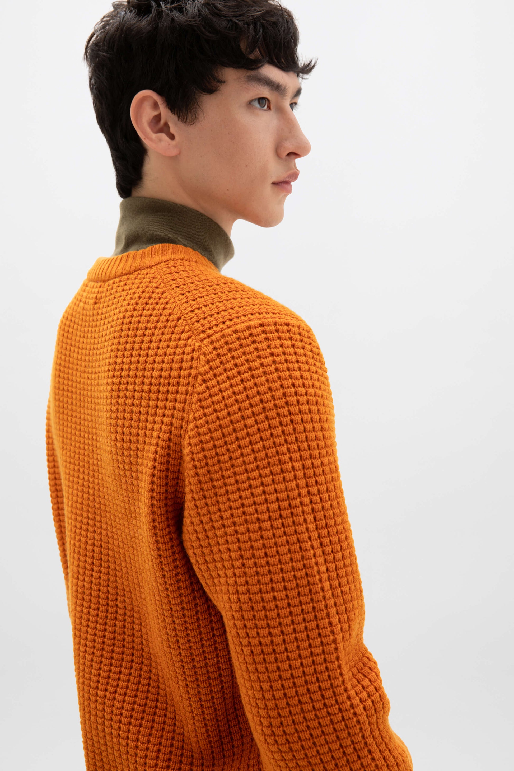 Johnstons of Elgin AW24 Men's Knitwear Burnt Orange Waffle Textured Cashmere Jumper KAA05301SG4199