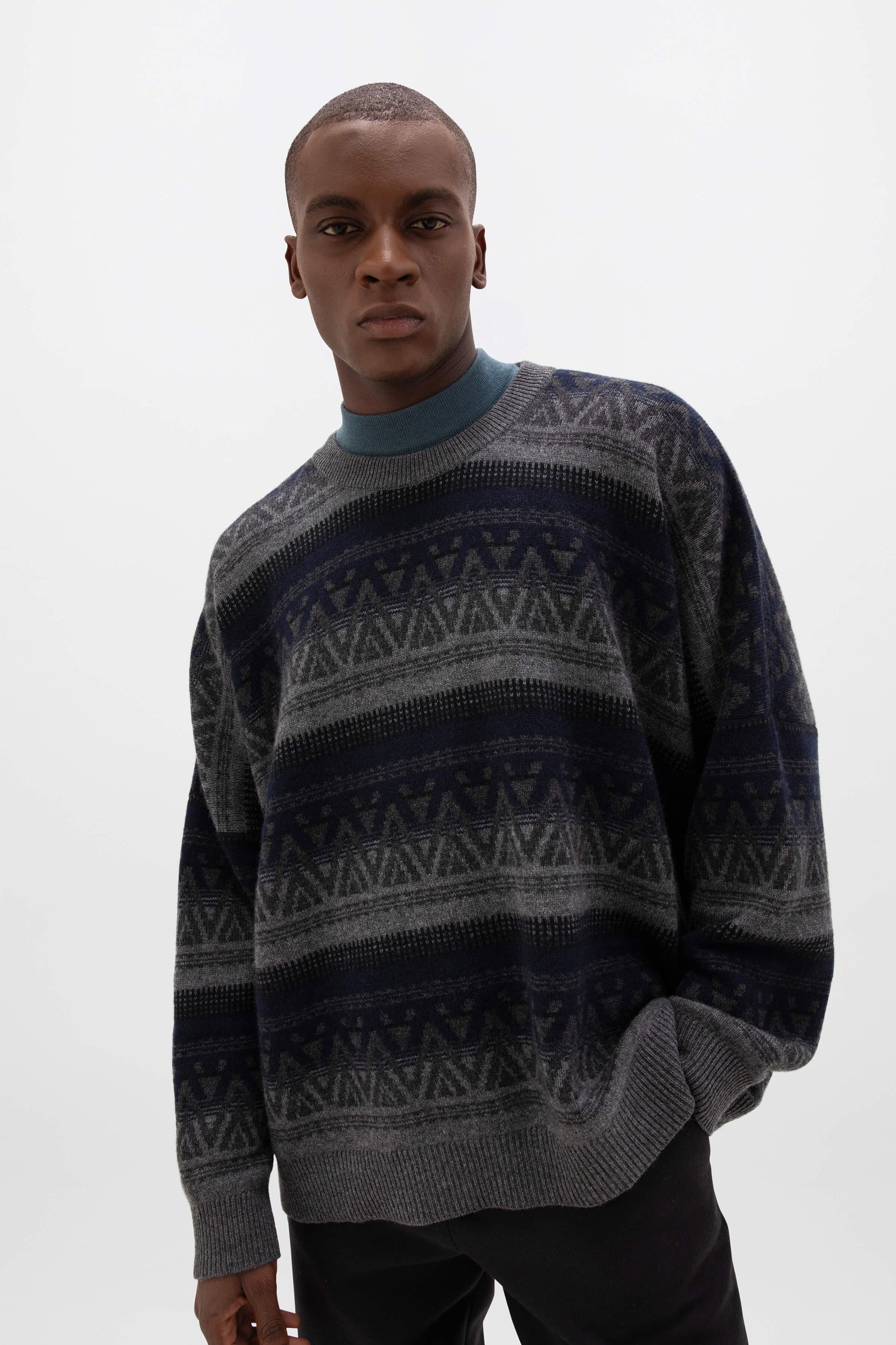 Johnstons of Elgin AW24 Unisex Knitwear Grey Unisex Oversized Graphic Cashmere Sweater KAA05309Q24546