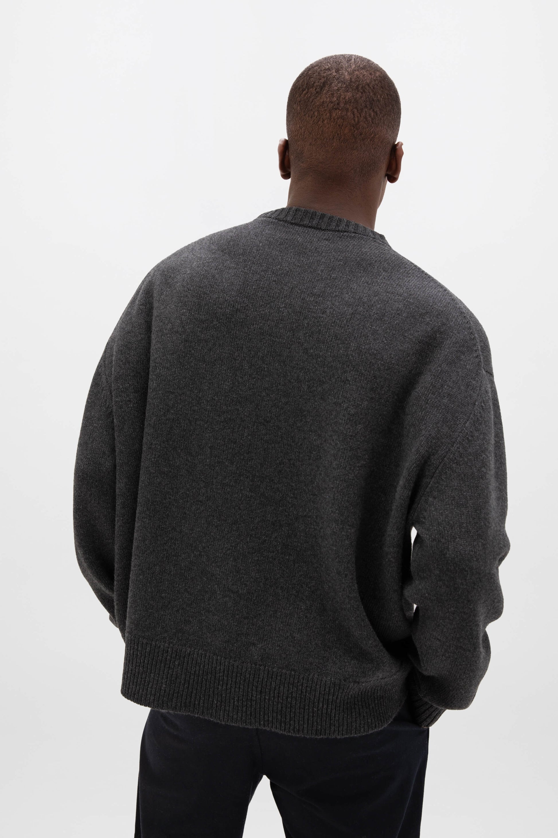 Johnstons of Elgin AW24 Unisex Knitwear Charcoal Unisex Oversized Cashmere Sweater KAA05310HA7165