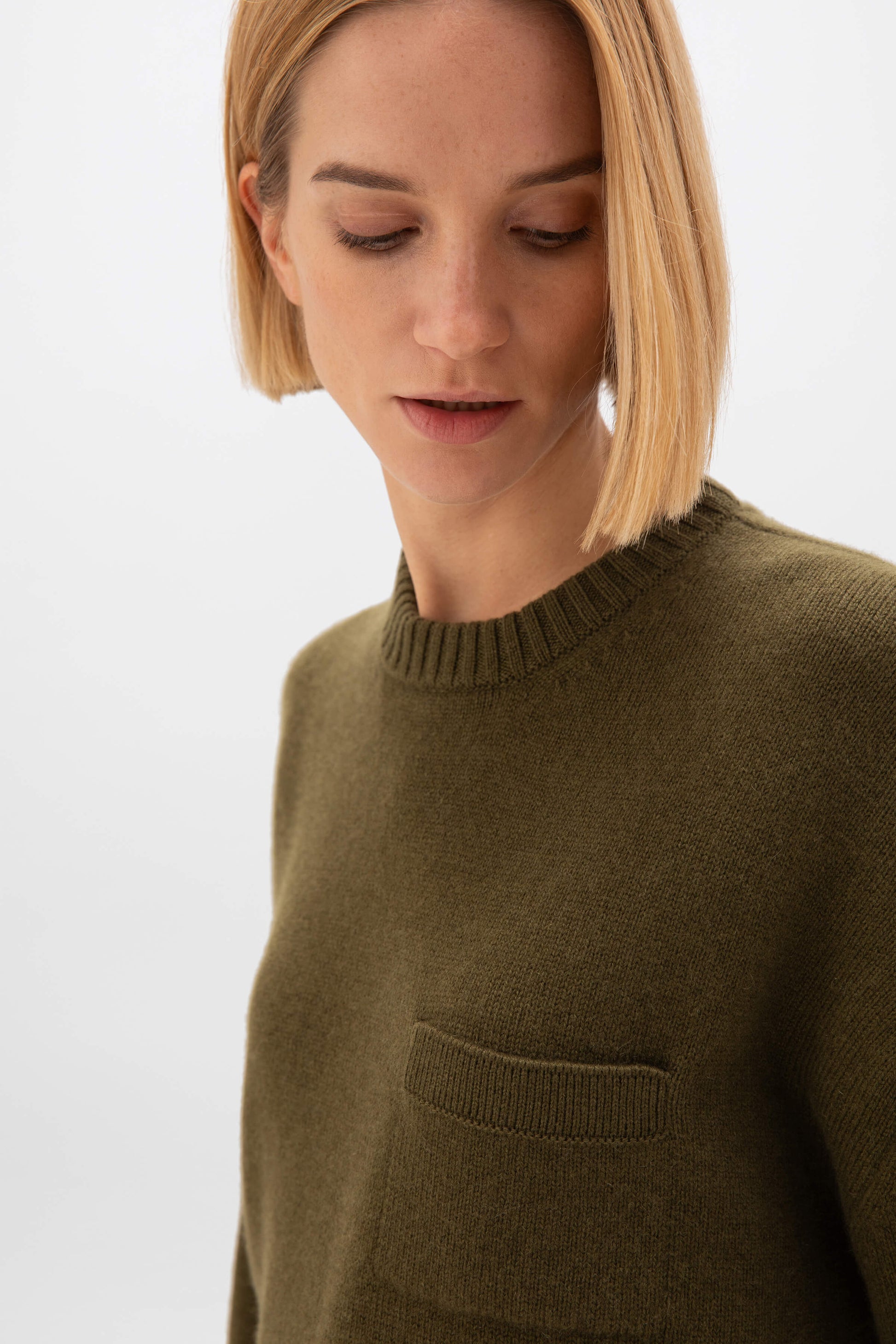 Johnstons of Elgin AW24 Unisex Knitwear Olive Unisex Oversized Cashmere Sweater KAA05310SC4573