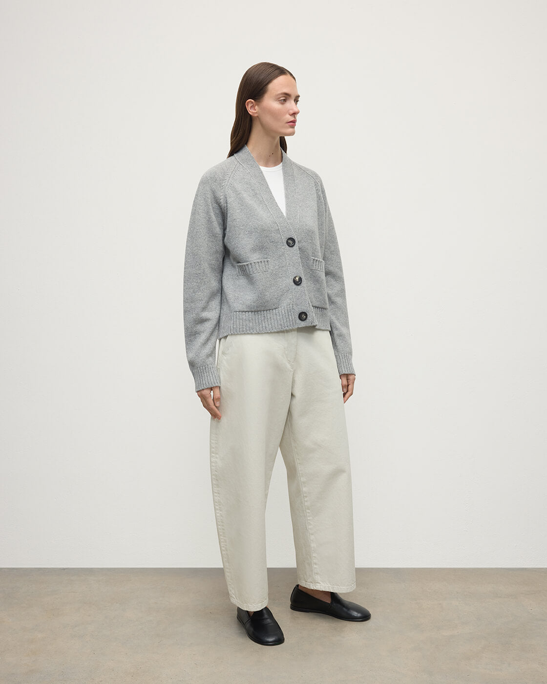 Johnstons of Elgin Women's Knitwear Light Grey Relaxed Fit Cashmere Cardigan KAA05320HA0308