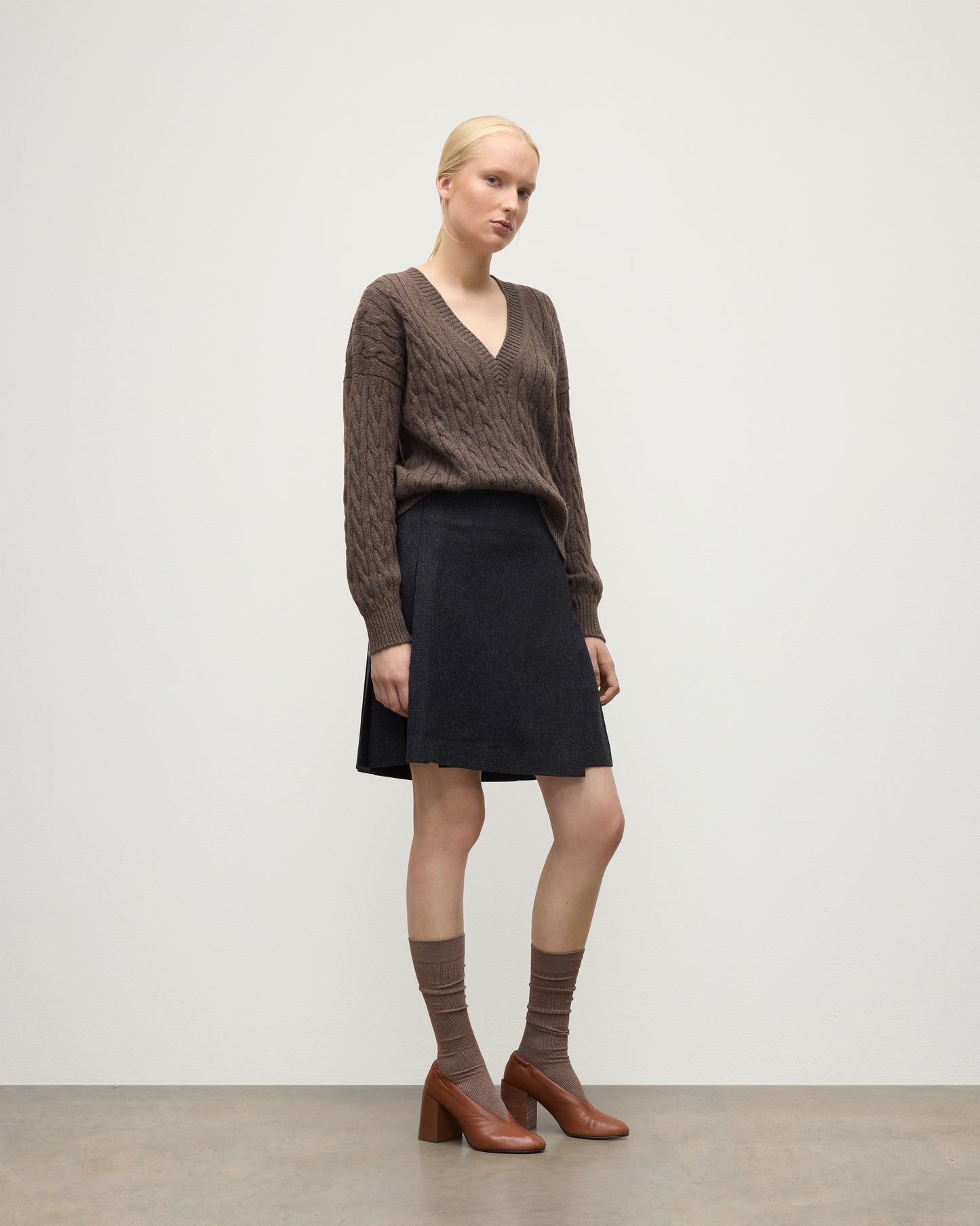 WOMENS KYLESKU DEEP VEE SWEATER BROWN ON A MODEL KAA05728HB7126