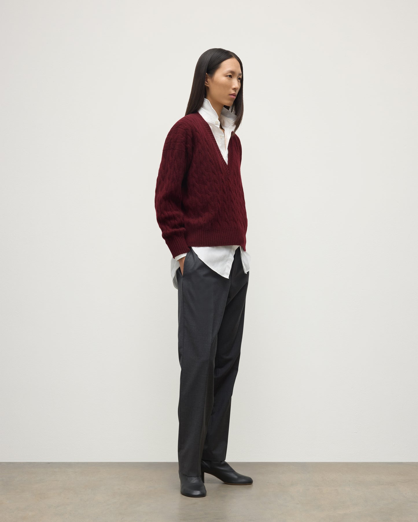 WOMENS KYLESKU DEEP VEE SWEATER RED ON A MODEL KAA05728HE7068