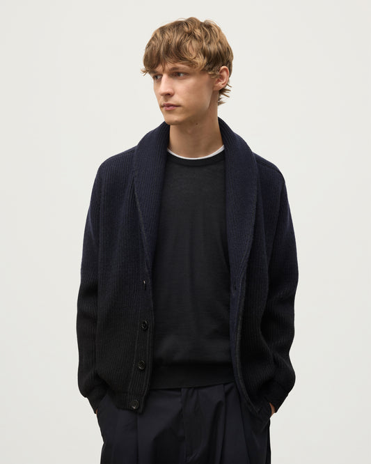 MALE MODEL WEARING JOHNSTONS OF ELGIN PIONEER SHAWL CARDIGAN NAVY & BLACK 100% CASHMERE WITH BLACK SUPERFINE CASHMERE SWEATER KAA05750Q25947