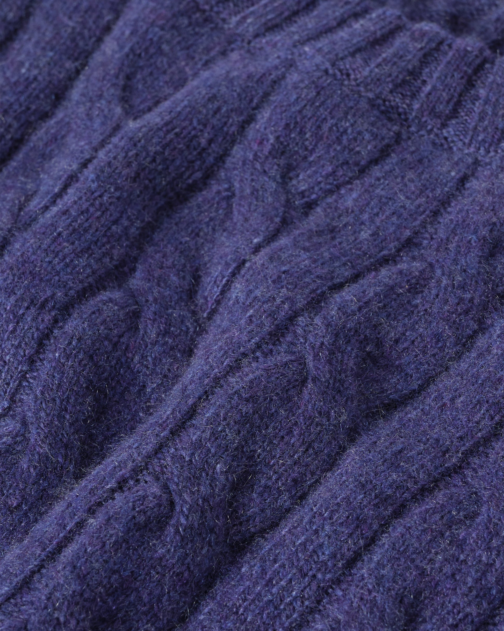 Johnstons of Elgin Men's 100% Cashmere Cable Sweater in Moray Blue KAA05754HD4490