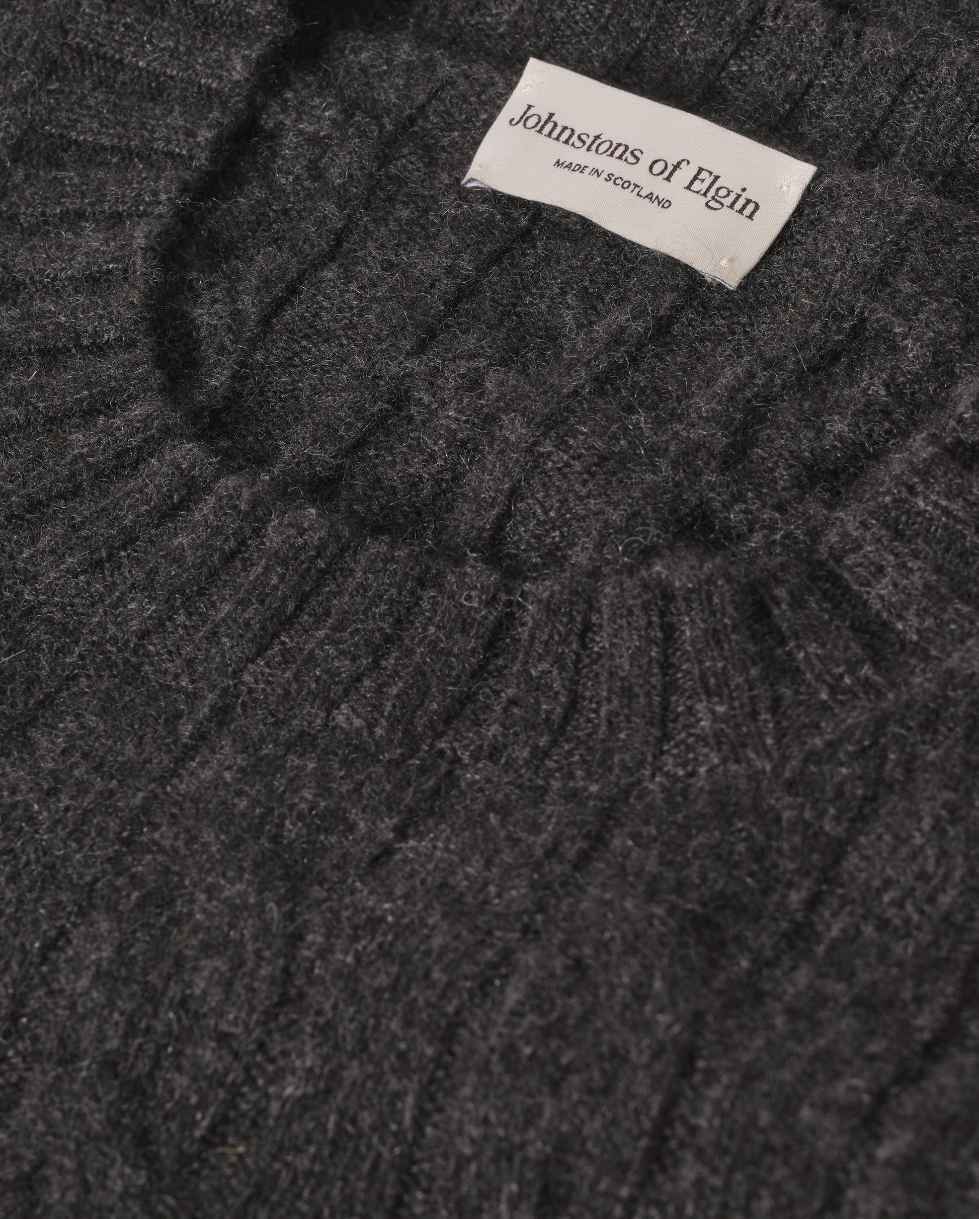 JOHNSTONS OF ELGIN CALDER CREW SWEATER CASHMERE CABLE CREW SWEATER DARK GREY 100% CASHMERE KAA05754HA7241