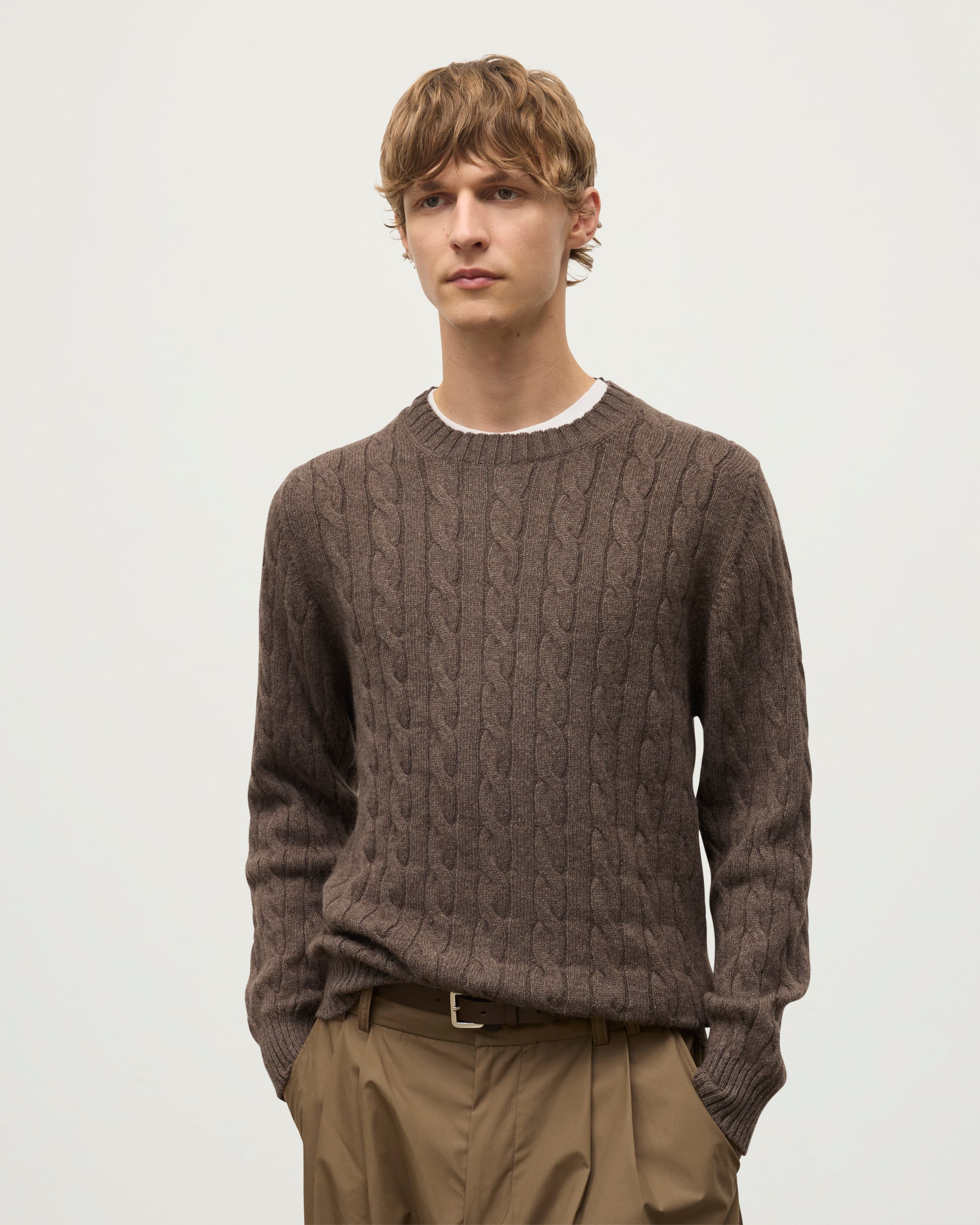 Johnstons of Elgin men's 100% cashmere cable sweater in natural KAA05754HB7162